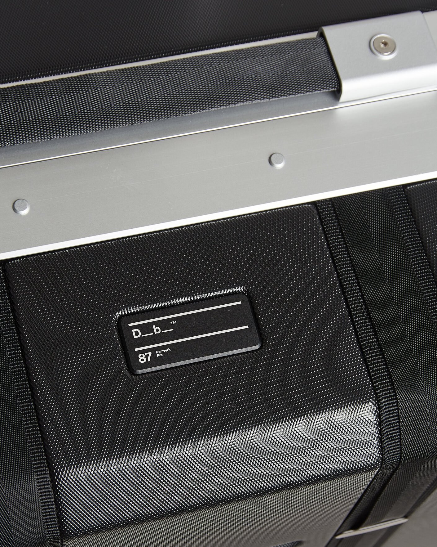 Men | Bags | DB | Ramverk Pro Check-In Luggage Large Silver/Black
