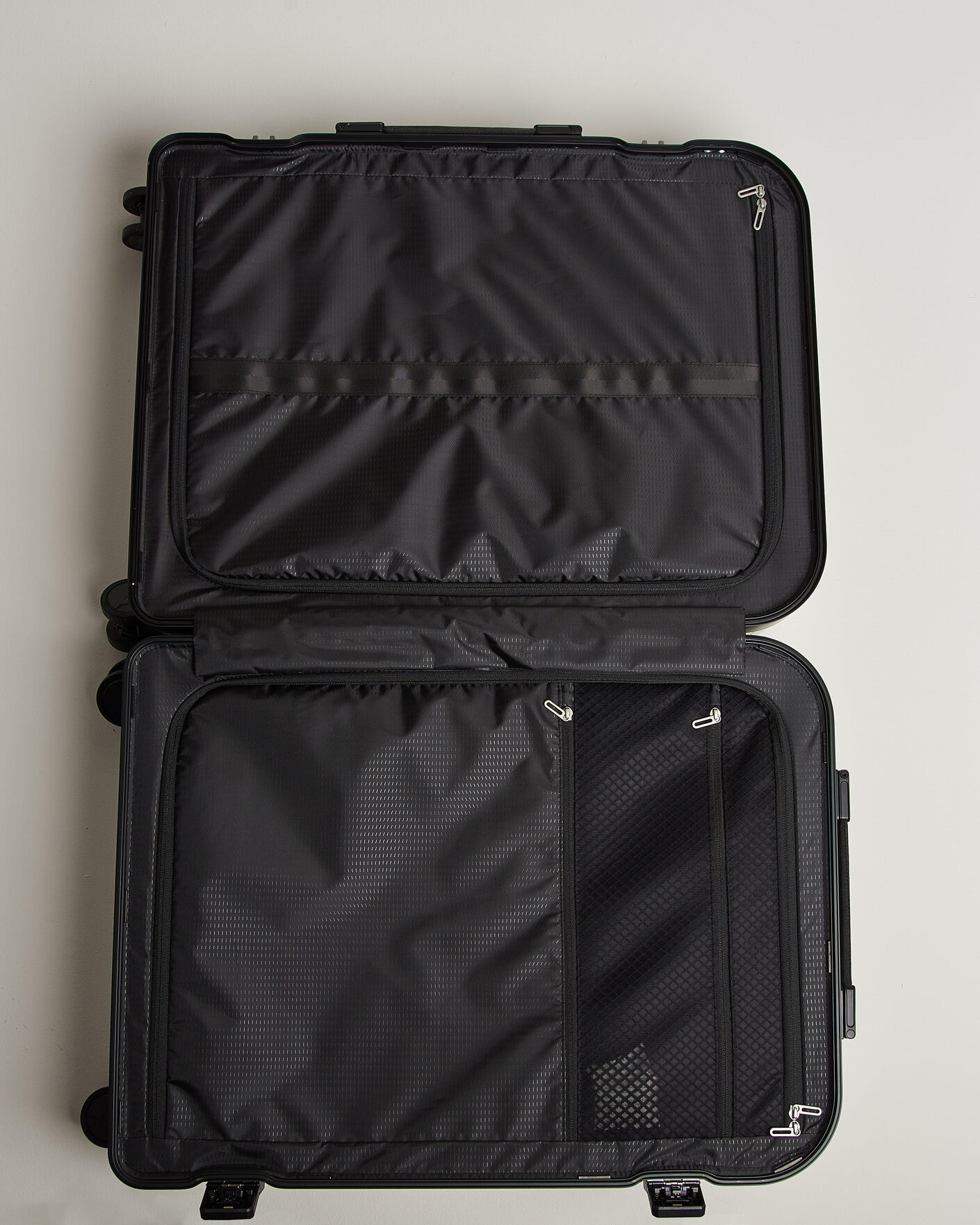 Men | Bags | DB | Ramverk Alu Pro Check-In Luggage Large Silver/Onyx