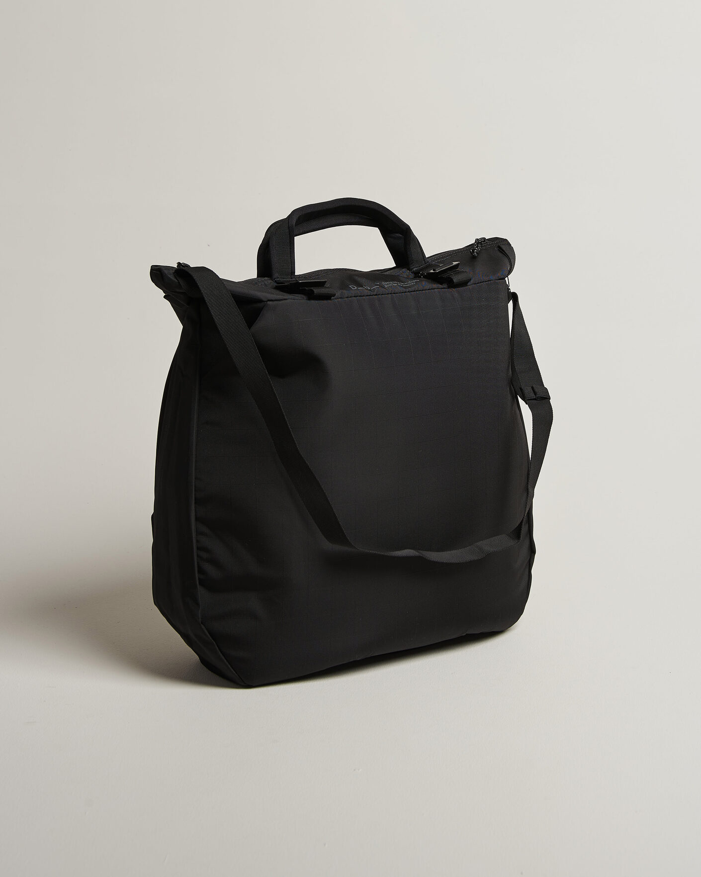 Men | Bags | DB | Utility Tote 32L Black Out