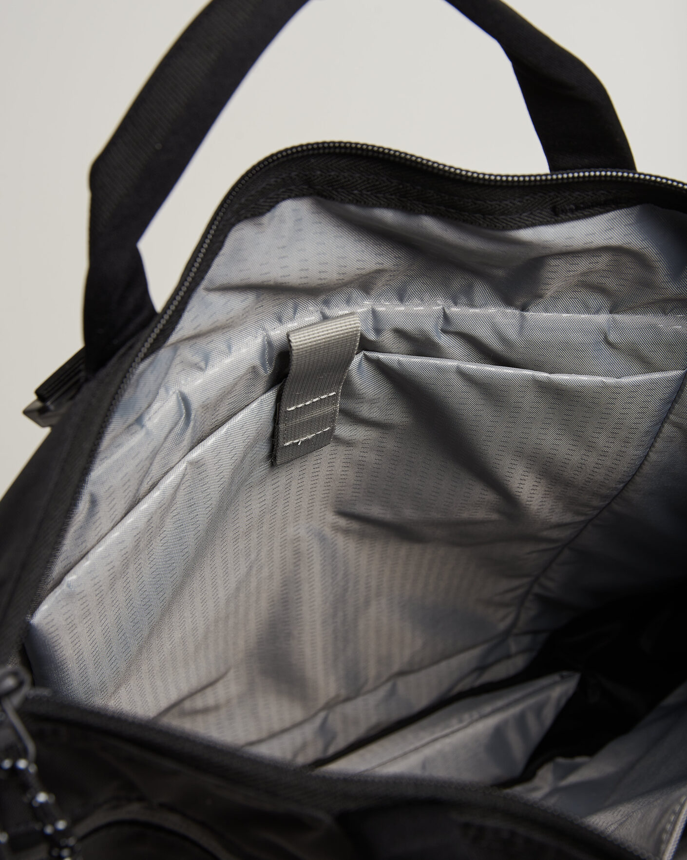 Men | Bags | DB | Utility Tote 32L Black Out