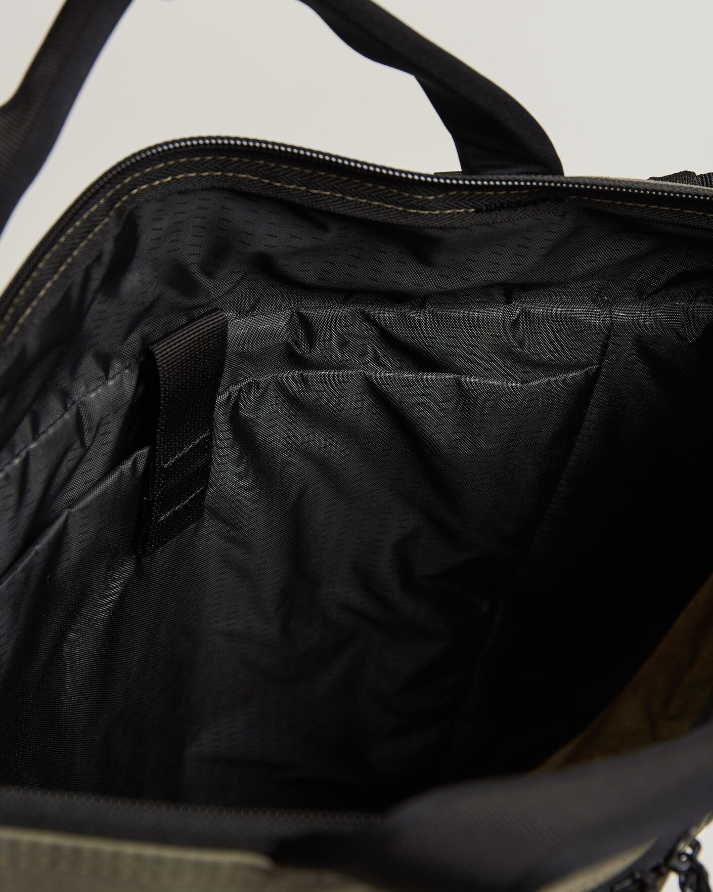 Men | Bags | DB | Utility Tote 32L Forest Green