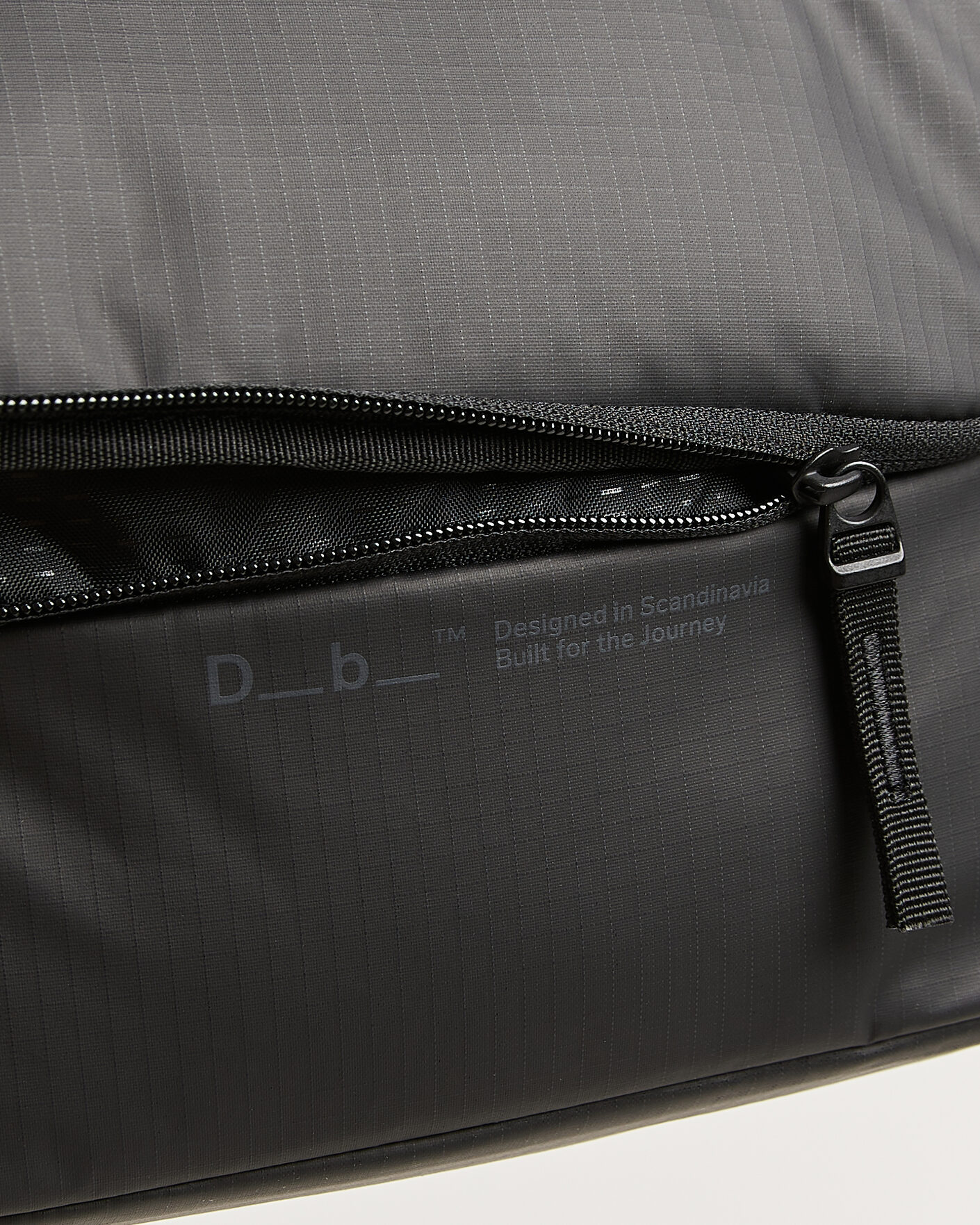 Men | Bags | DB | Essential Wash Bag M Black Out