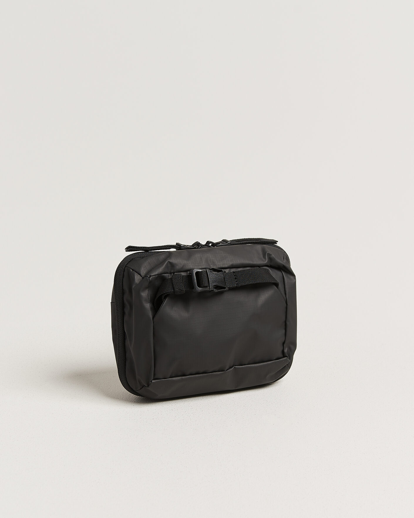 Men | Bags | DB | Ramverk Tech Organizer Black Out