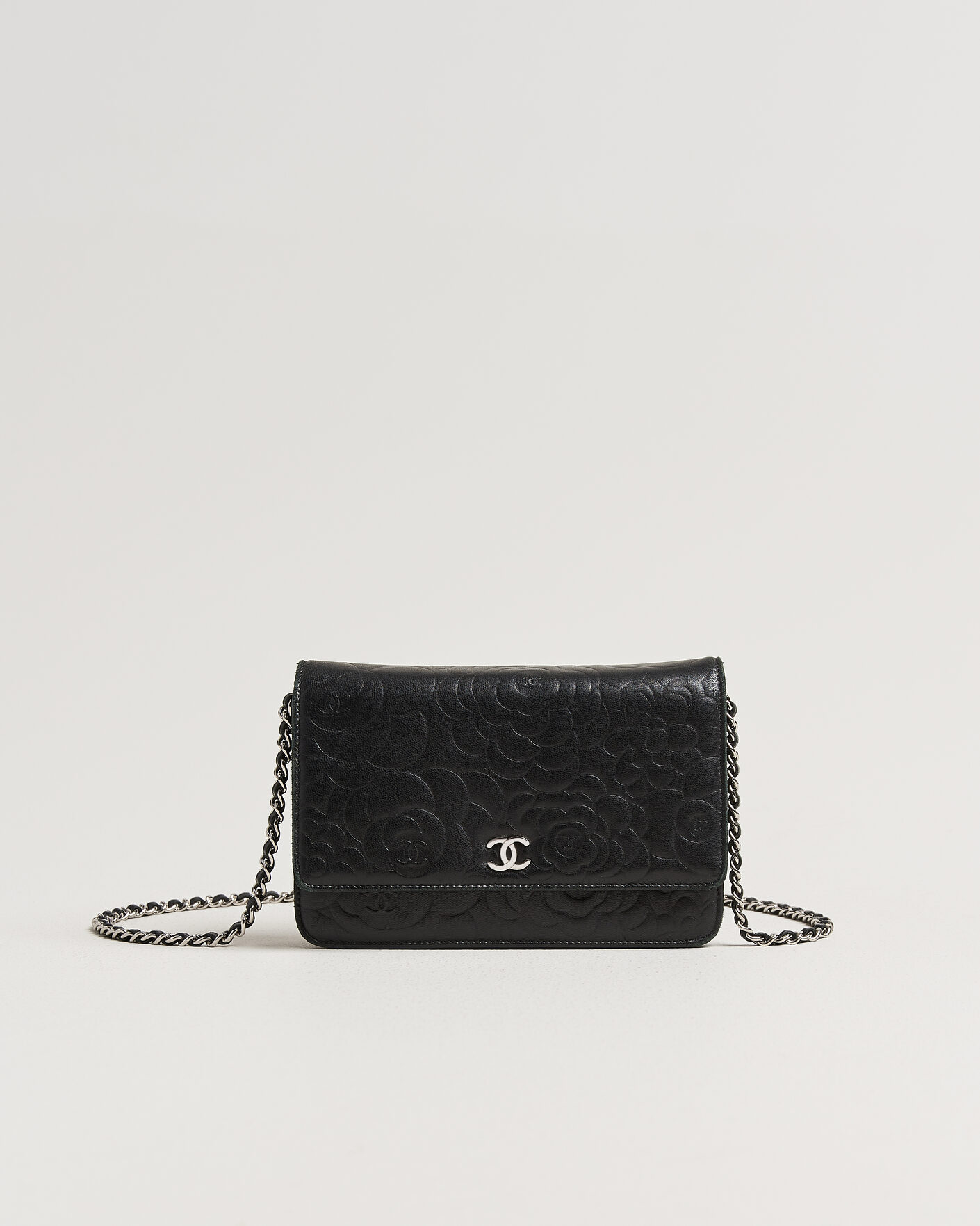 Chanel Pre-Owned Wallet On Chain Camelia Lambskin Black at