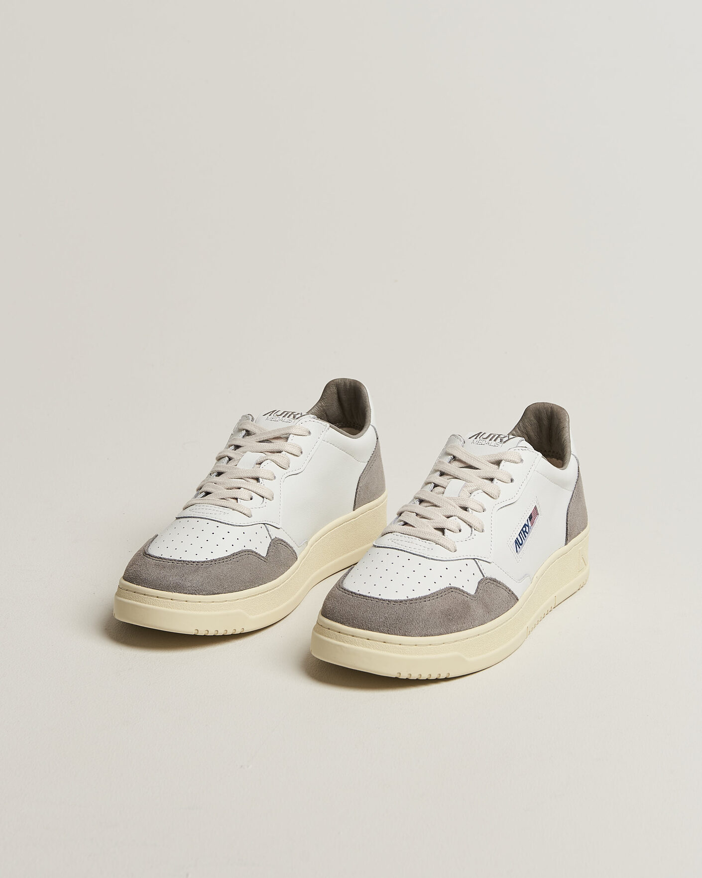 Men | Sneakers | Autry | Medalist Low Soft Leather/Suede Sneaker White/Cemento