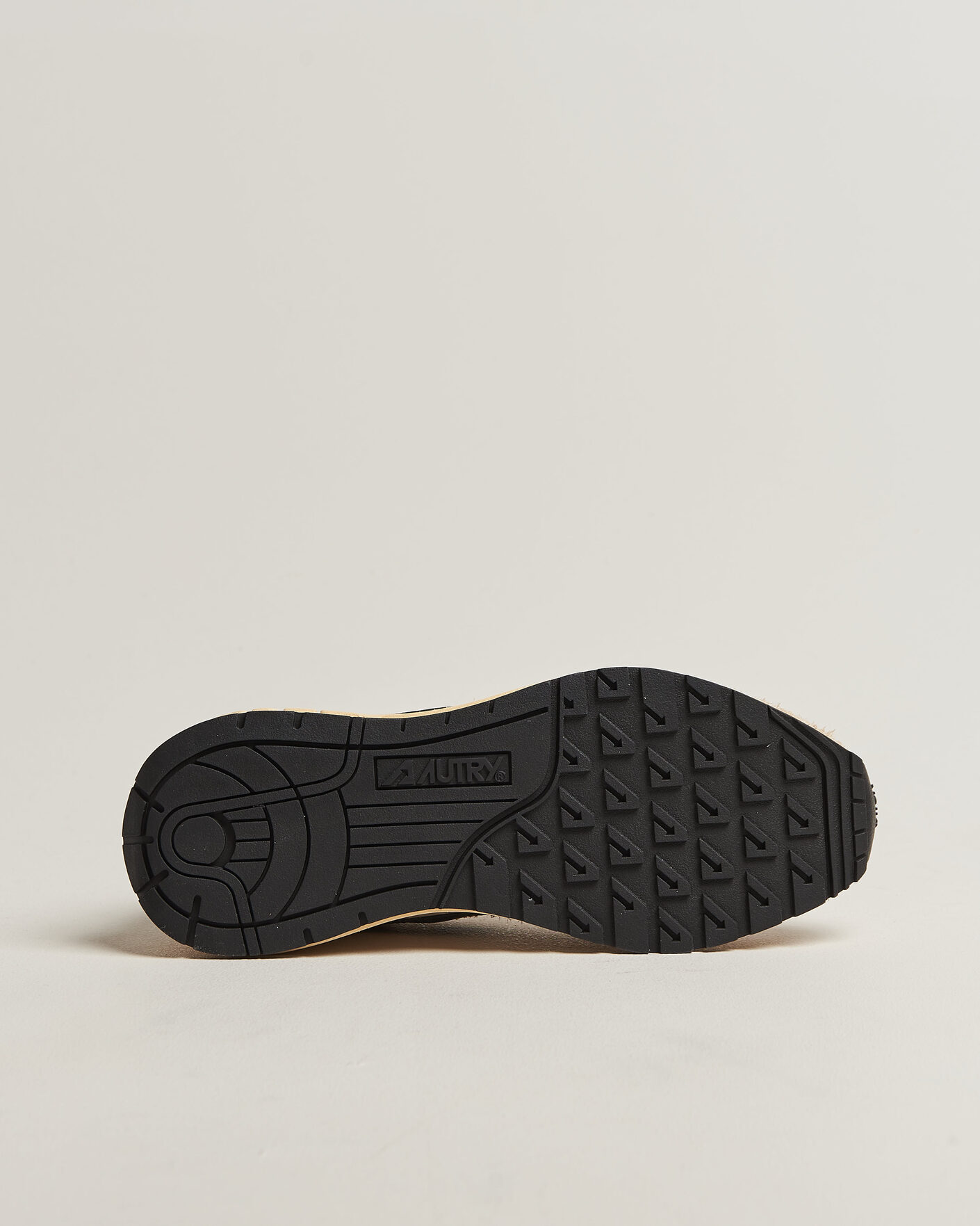 Men | Sneakers | Autry | Reelwind Running Sneaker Ecru/Black