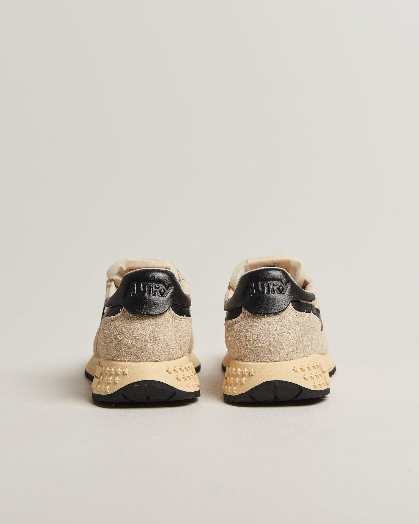 Men | Sneakers | Autry | Reelwind Running Sneaker Ecru/Black