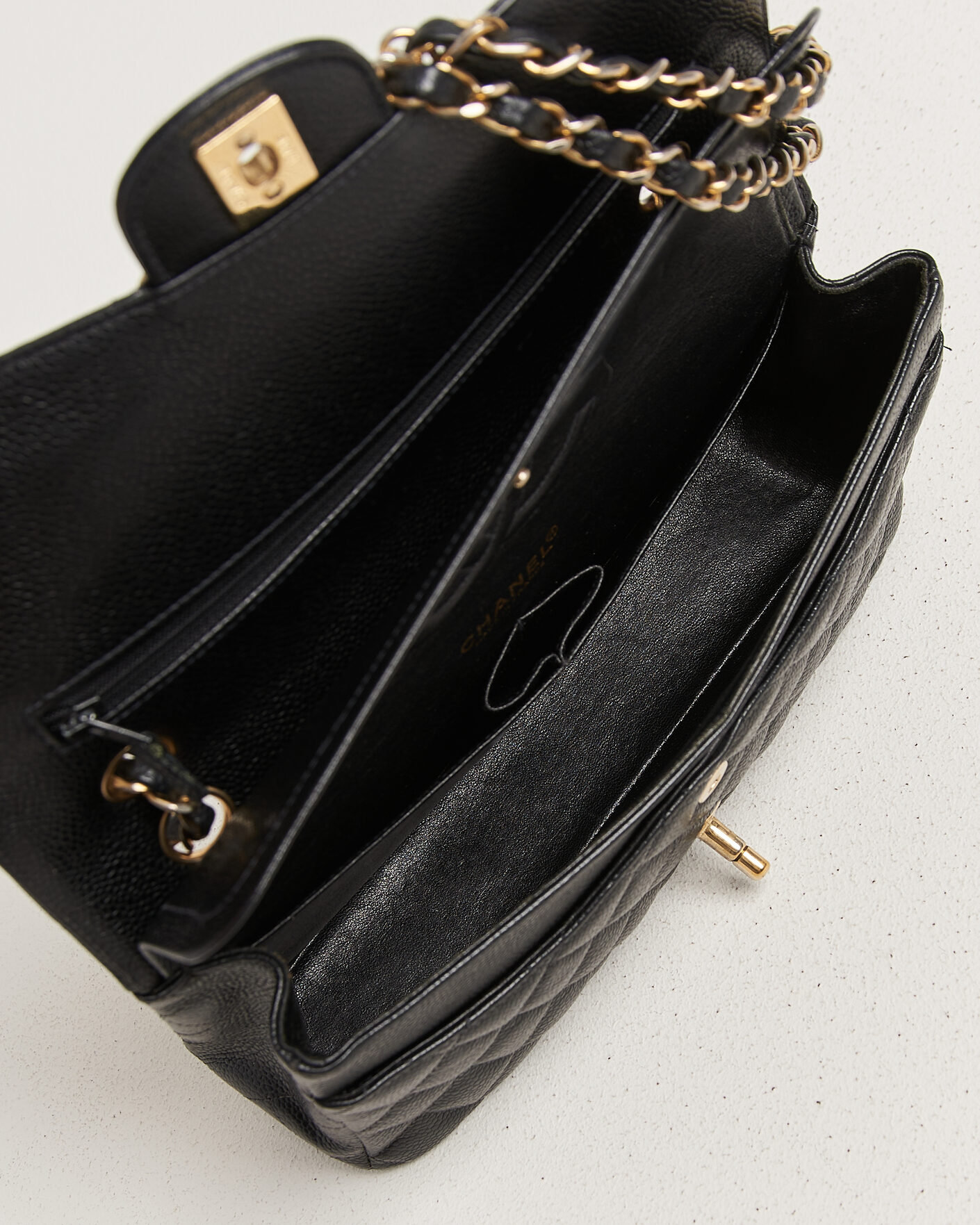 Men | Pre-Owned & Vintage Bags | Chanel Pre-Owned | Classic Medium Double Flap Bag Caviar Leather Black
