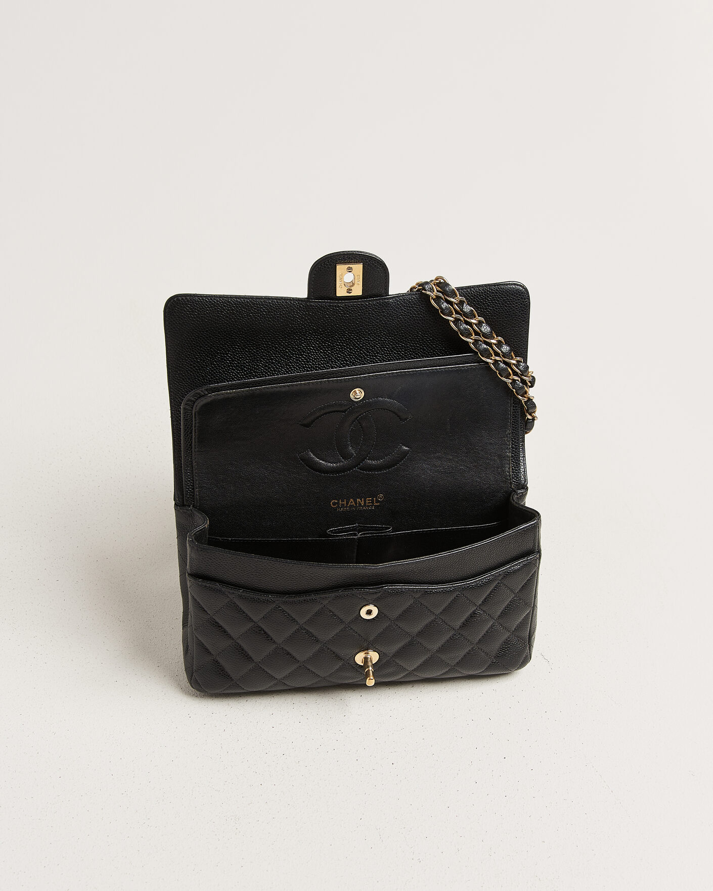 Men | Chanel Pre-Owned Classic Medium Double Flap Bag Caviar Leather Black | Chanel Pre-Owned | Classic Medium Double Flap Bag Caviar Leather Black