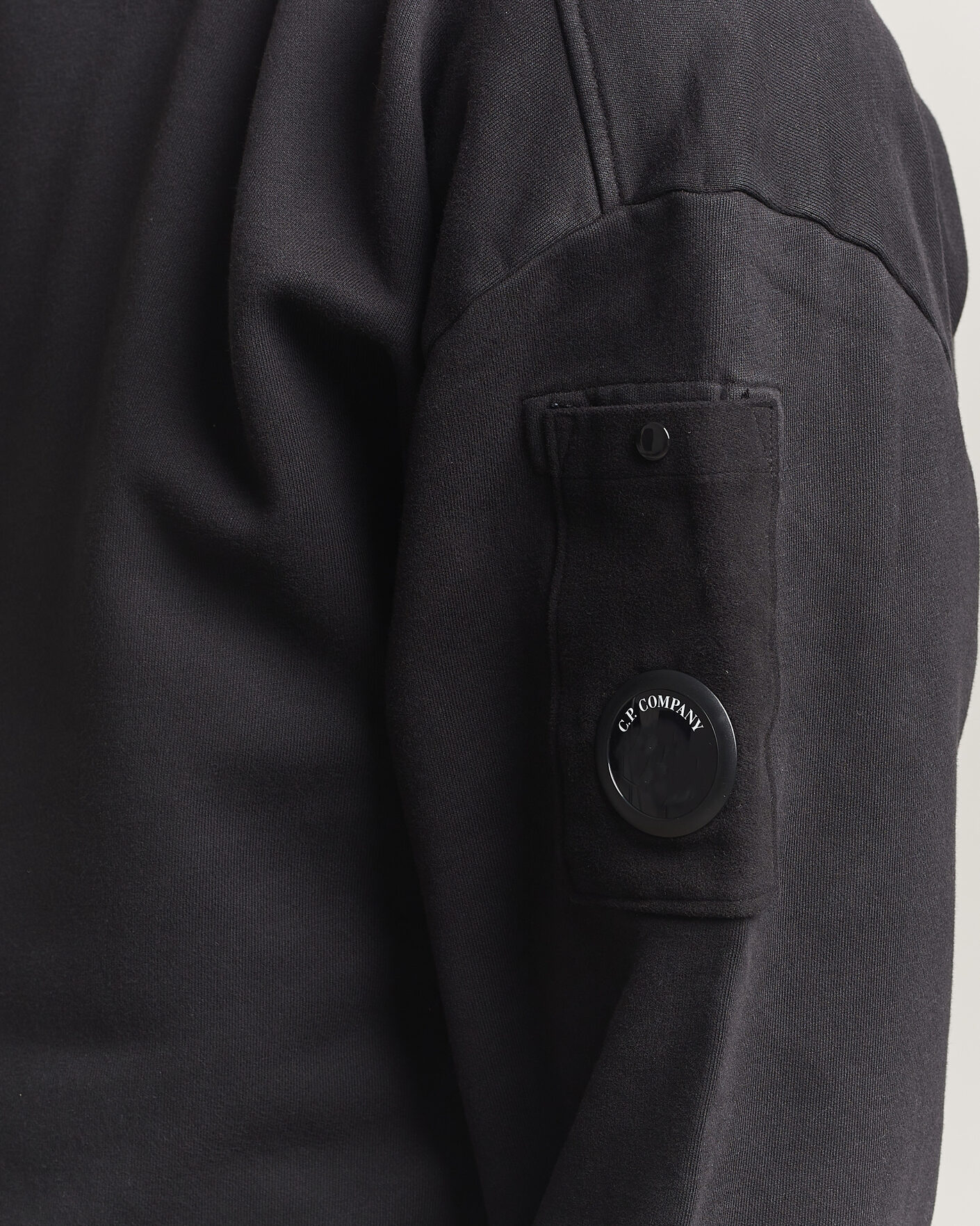 Men | Sweaters & Knitwear | C.P. Company | Brushed Emerized Fleece Lens Sweatshirt Black