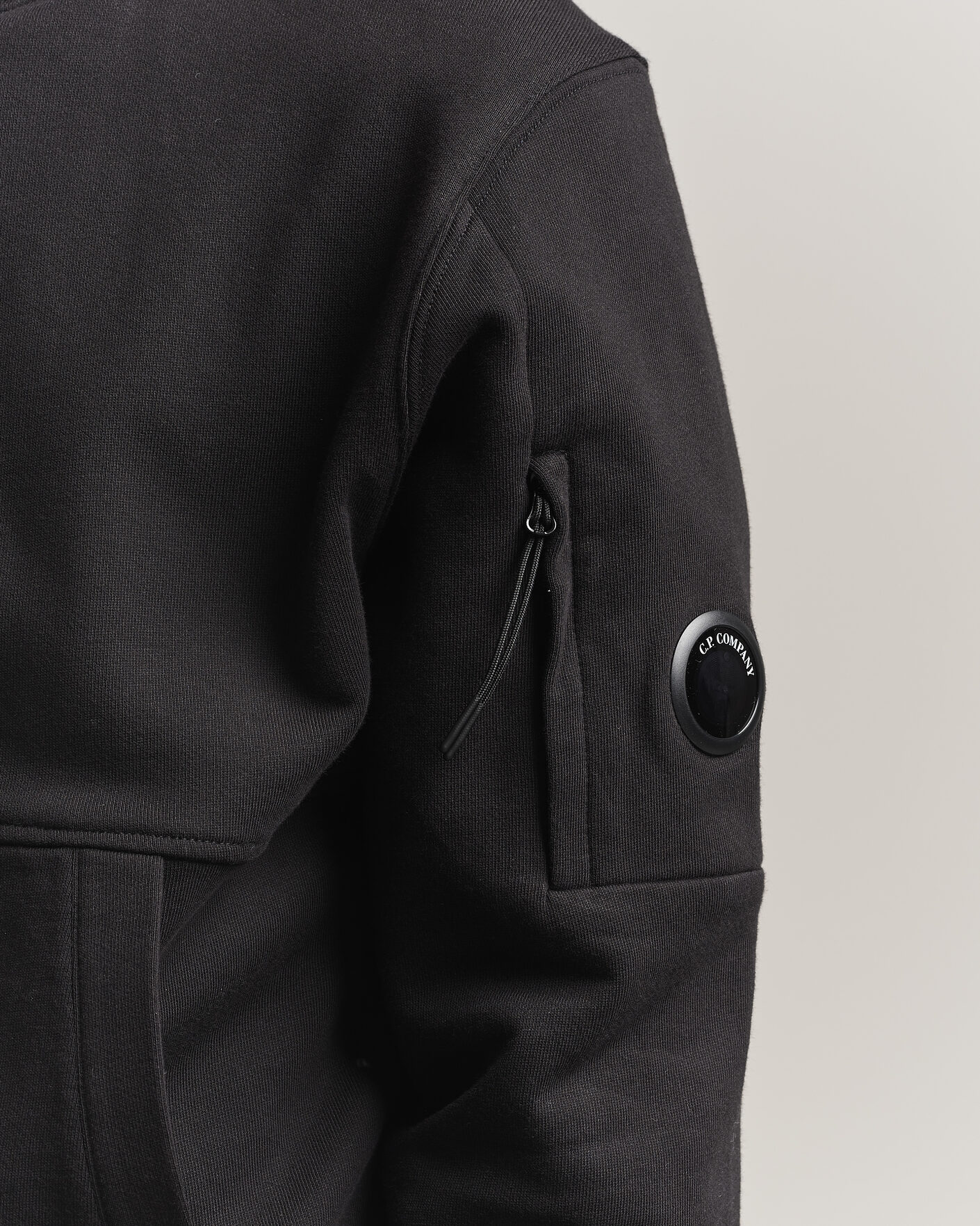 Men | Sweaters & Knitwear | C.P. Company | Diagonal Raised Fleece Lens Hood Black