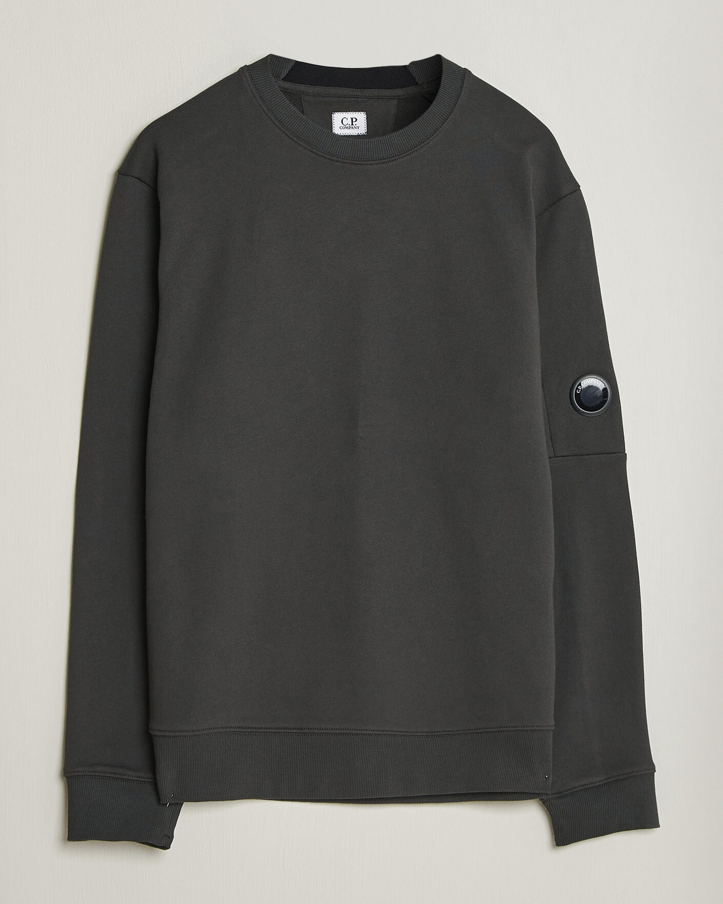 Men | Sweaters & Knitwear | C.P. Company | Diagonal Raised Fleece Lens Sweatshirt Dark Grey
