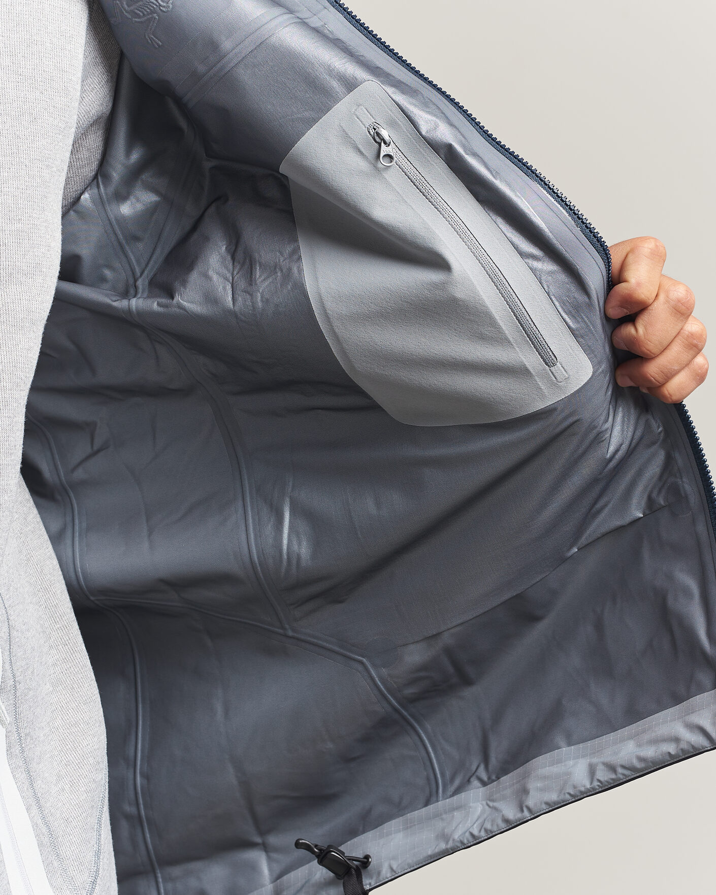 Men | Coats & Jackets | Arc'teryx | Beta Gore-Tex Jacket Black Sapphire