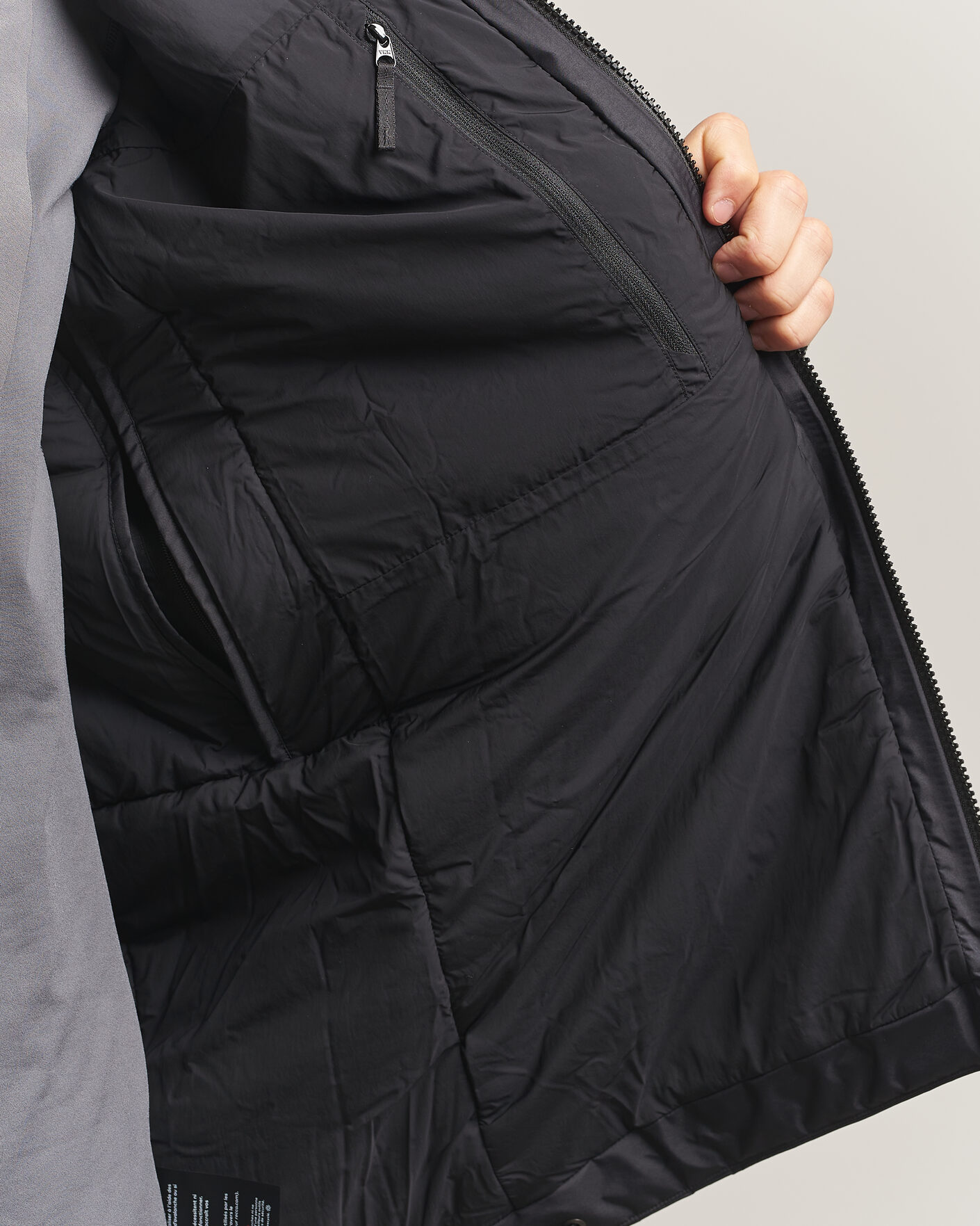 Men | Coats & Jackets | Arc'teryx | Beta Insulated Gore-Tex Jacket Black