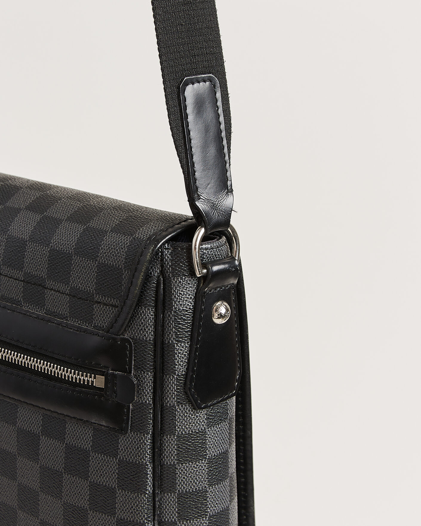 Men | Pre-Owned & Vintage Bags | Louis Vuitton Pre-Owned | Daniel Shoulder Bag MM Damier Graphite