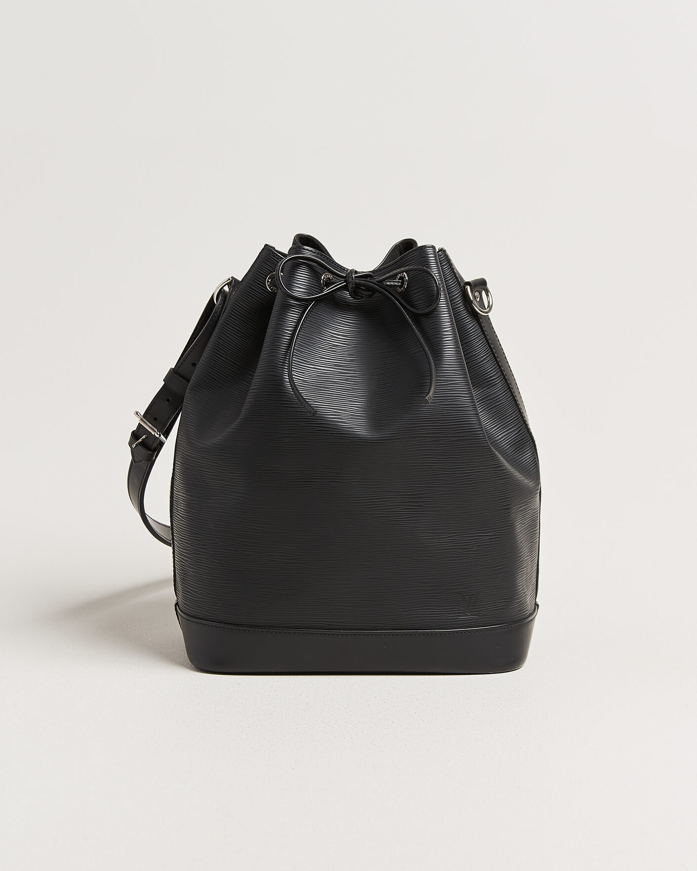 ※ノエ　Louis Vuitton エピレザー　ブラックケース Louis Vuitton Pre-Owned Noé Epi Leather Black at CareOfCarl.com