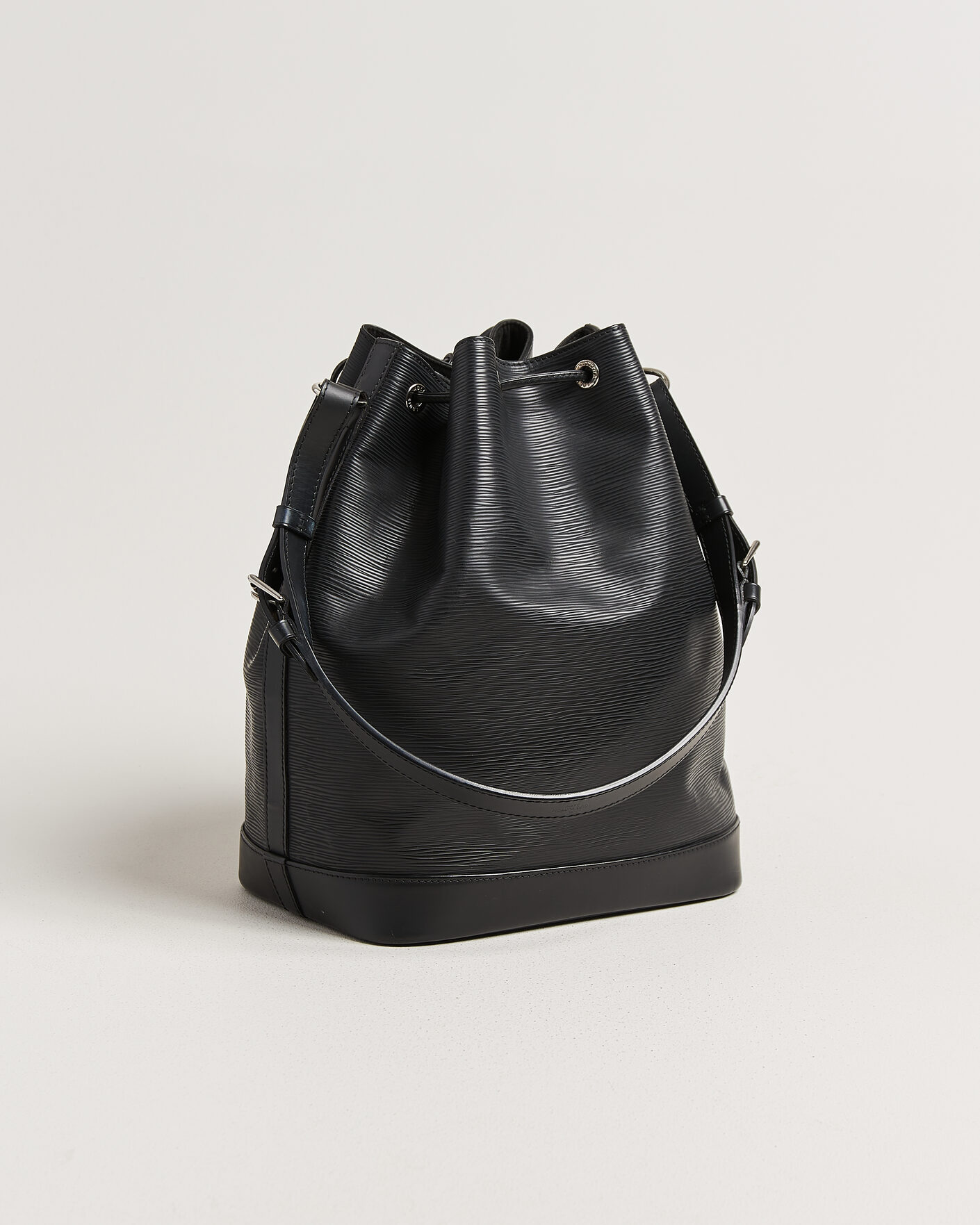 ※ノエ　Louis Vuitton エピレザー　ブラックケース Louis Vuitton Pre-Owned Noé Epi Leather Black at CareOfCarl.com