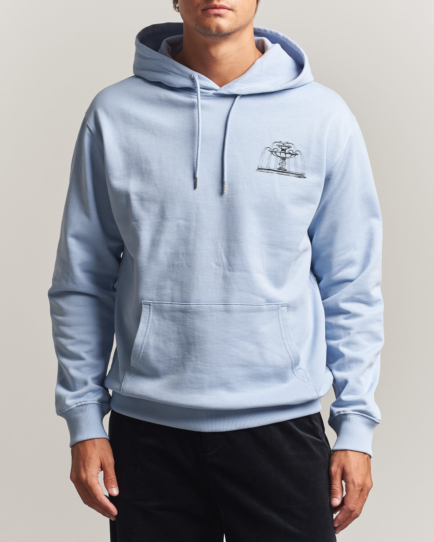 Men | Sweaters & Knitwear | Drôle de Monsieur | Fountain Printed Hoodie Light Blue