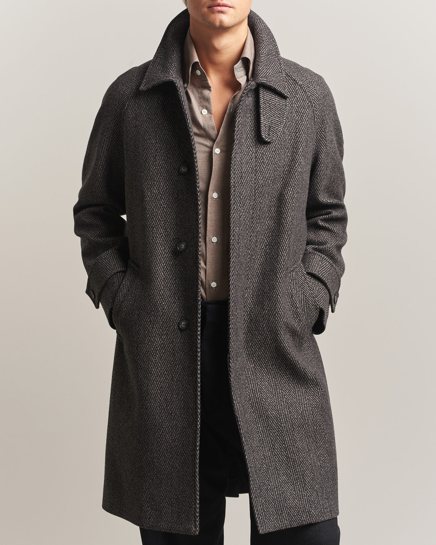 Men | Coats & Jackets | Eton | Wool/Cashmere Herringbone Raglan Coat Dark Brown