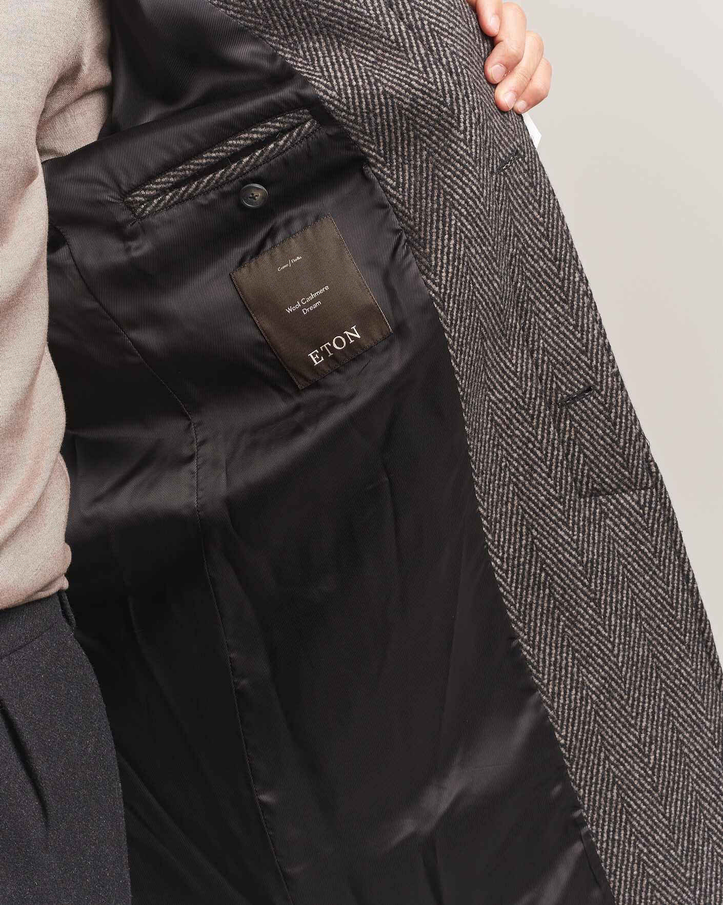 Men | Coats & Jackets | Eton | Wool/Cashmere Herringbone Raglan Coat Dark Brown