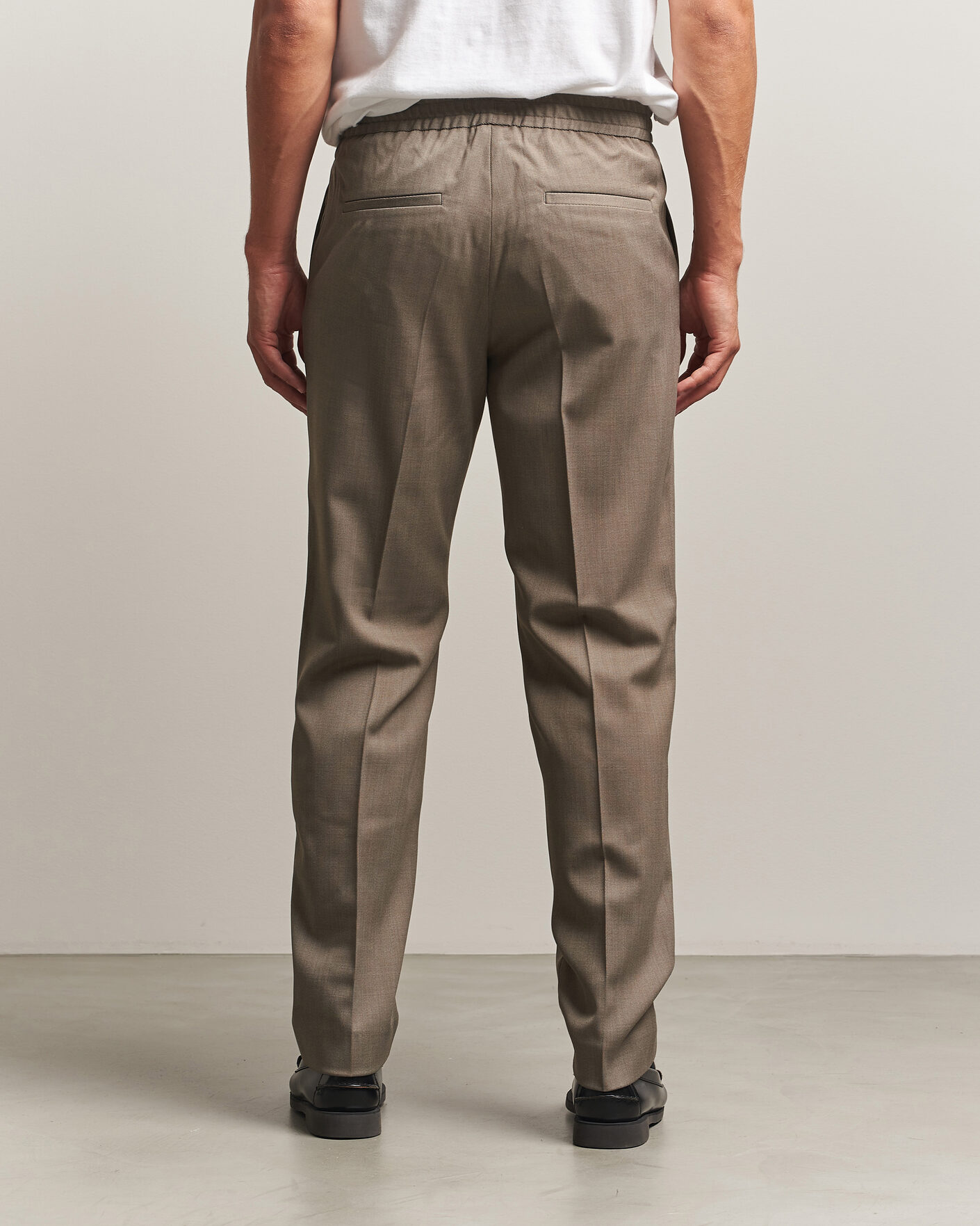 Men | Trousers | Filippa K | Theo Relaxed Wool Trousers Stone Taupe