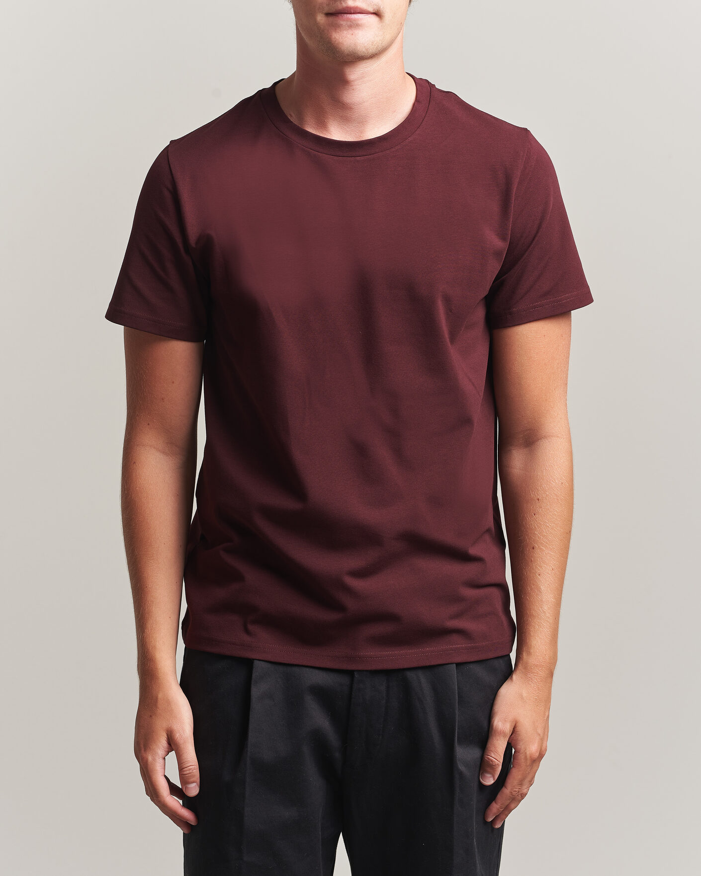 Men | T-Shirts | Filippa K | Soft Lycra T-Shirt Dark Burgundy
