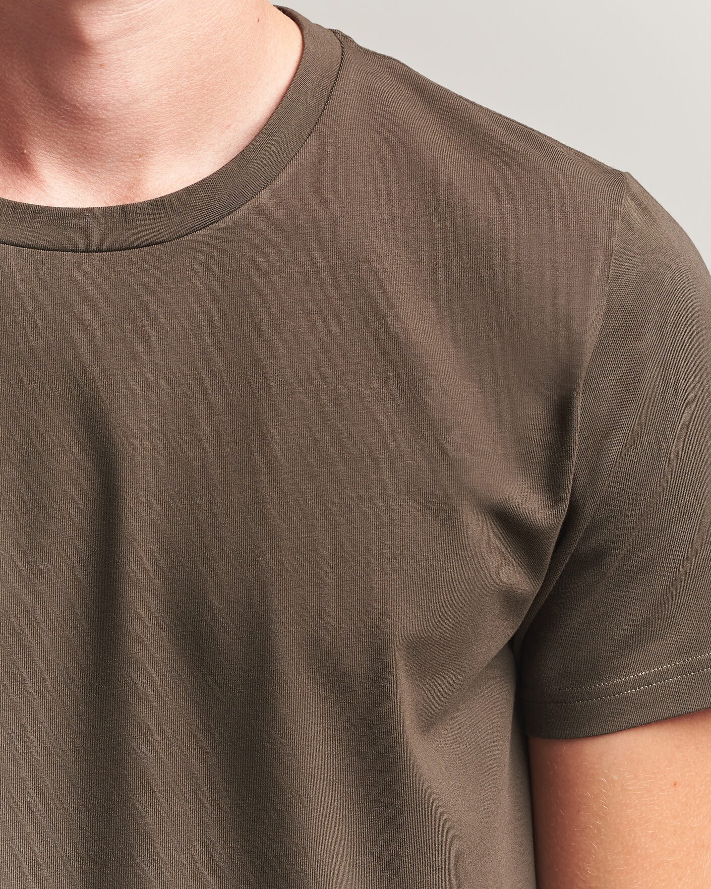 Men | T-Shirts | Filippa K | Soft Lycra T-Shirt Ebony Brown