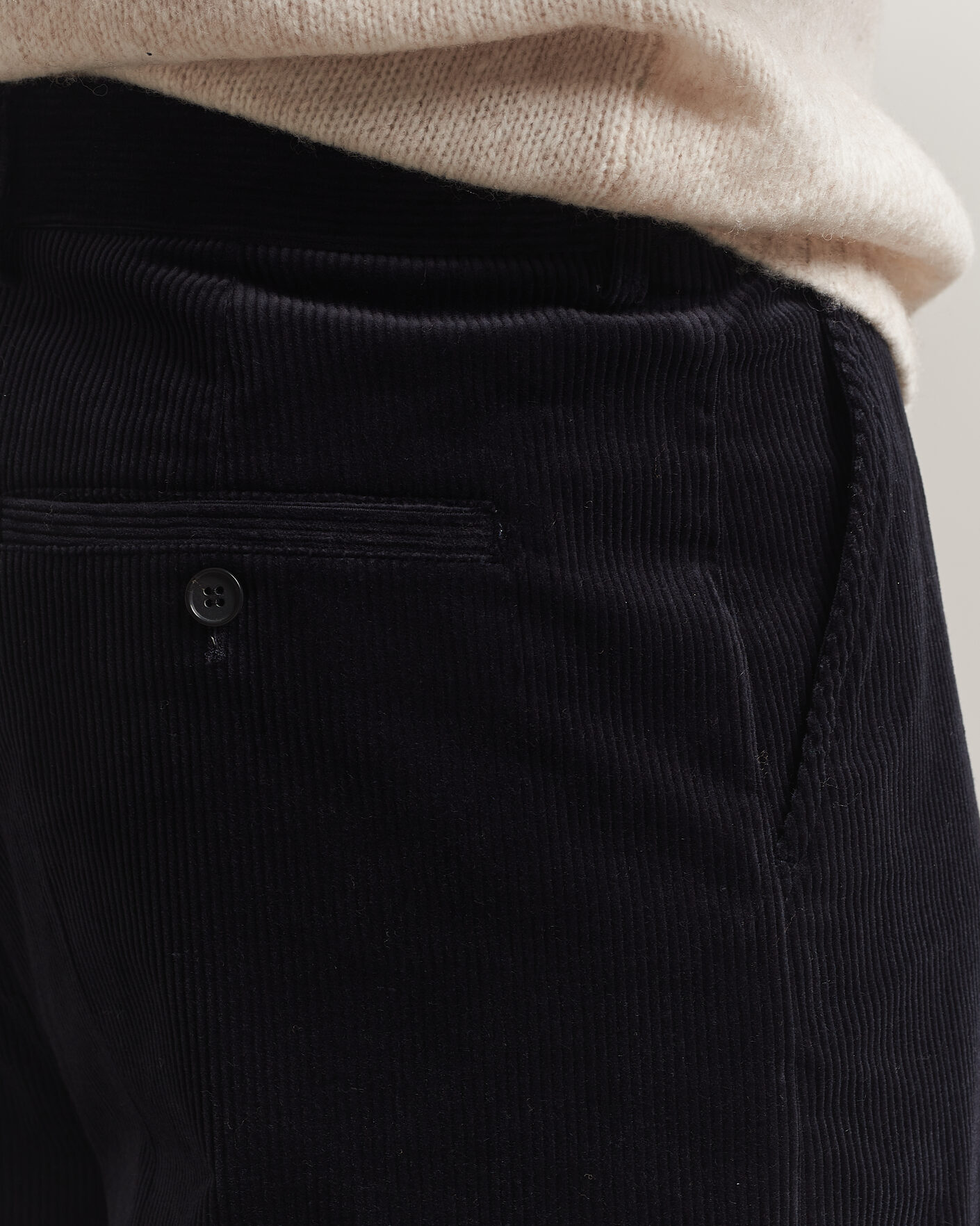 Men | Trousers | Filippa K | Hector Corduroy Trousers Dark Navy