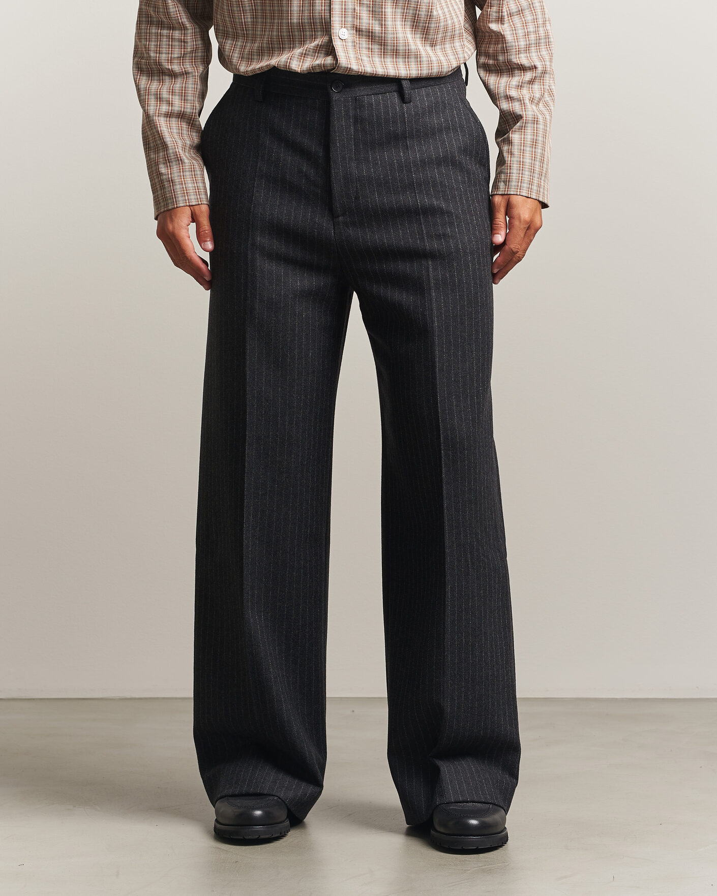 Men | Trousers | Filippa K | Hector Wool Flannel Pinstriped Trousers Anthracite