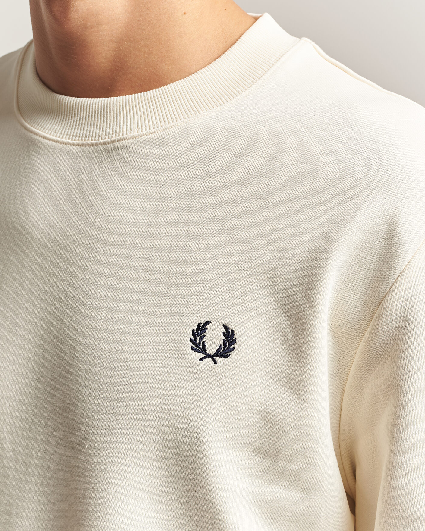 Men | Sweaters & Knitwear | Fred Perry | Crew Neck Sweatshirt Ecru