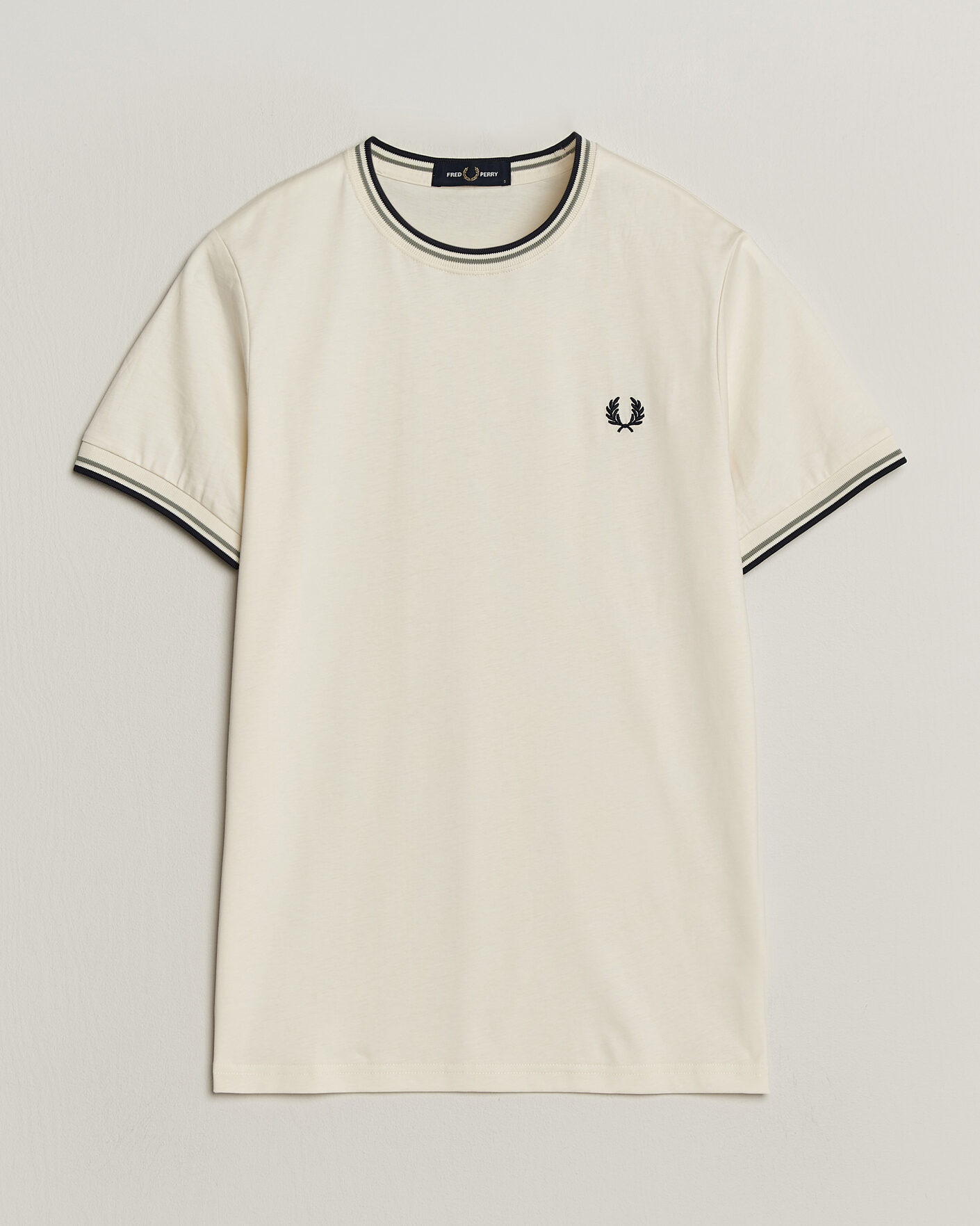 Men | T-Shirts | Fred Perry | Twin Tipped T-Shirt Ecru