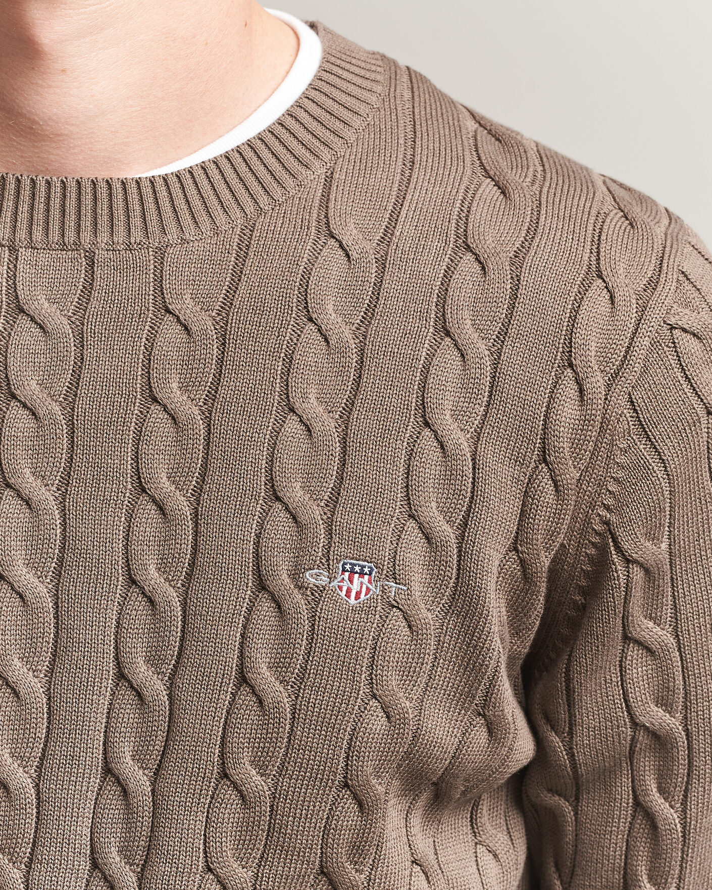 Men | Sweaters & Knitwear | Gant | Cotton Cable Crew Neck Faded Taupe