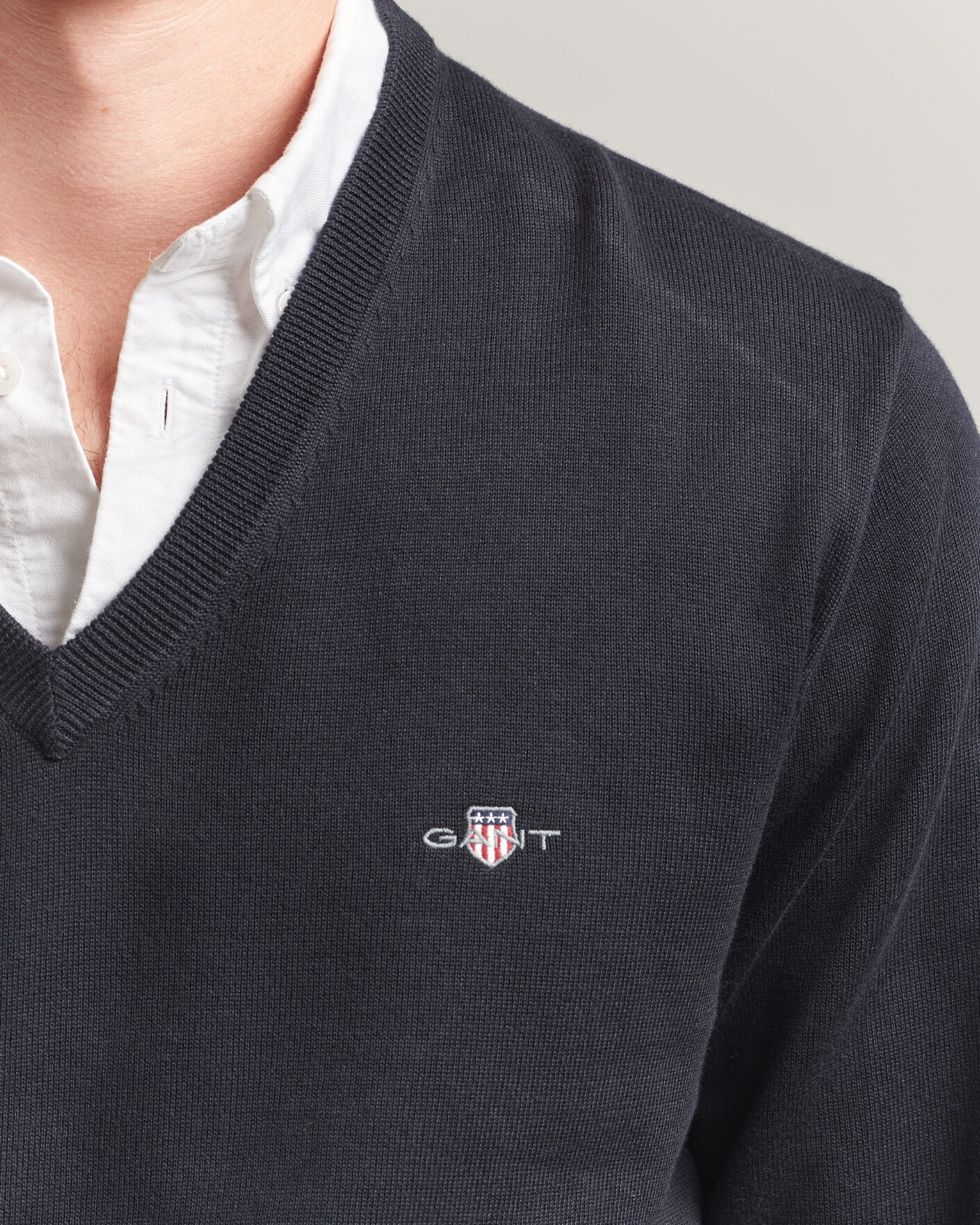 Men | Sweaters & Knitwear | Gant | Classic Cotton V-Neck Black