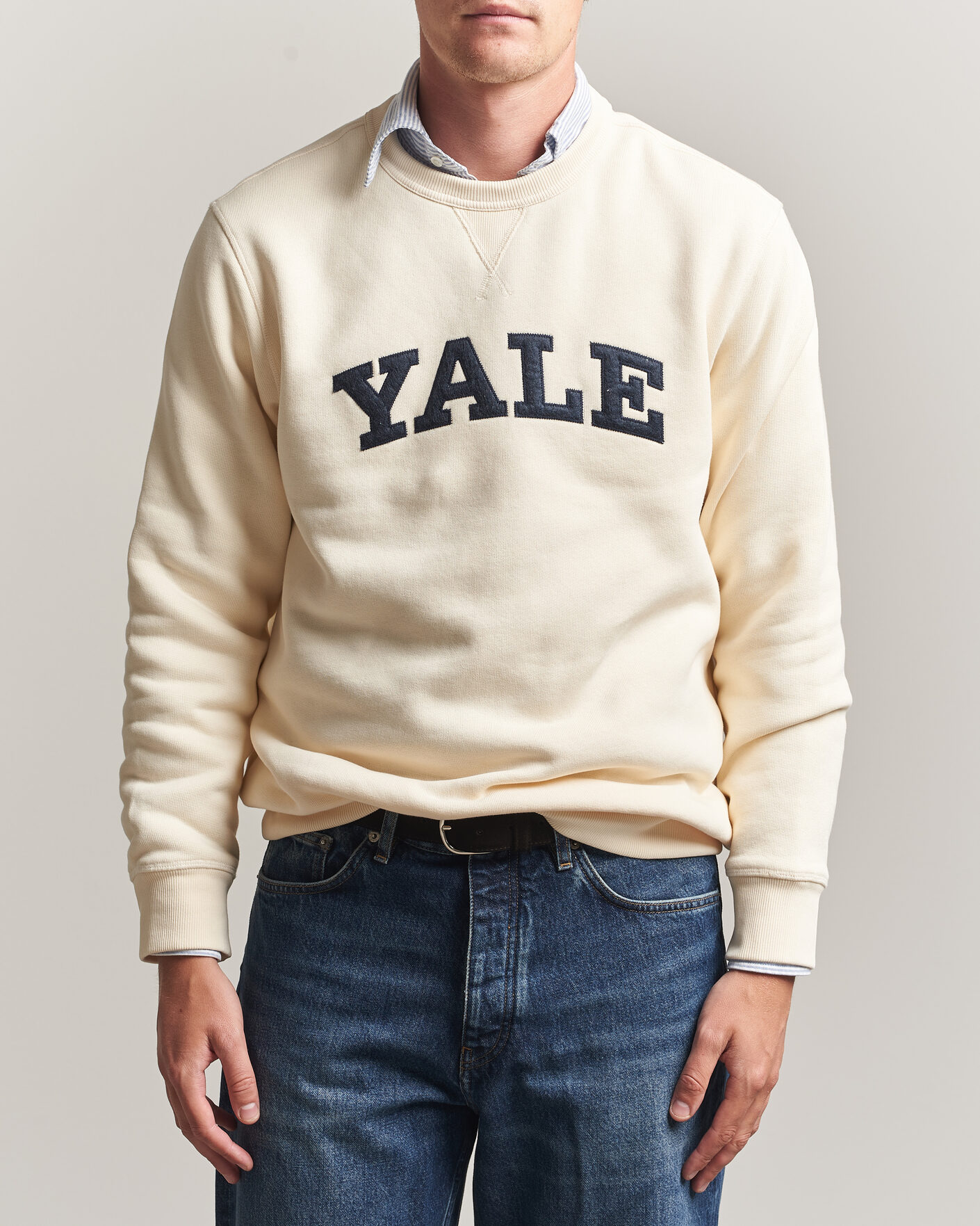 Men | Sweaters & Knitwear | Gant | YALE Crew Neck Sweatshirt Cream