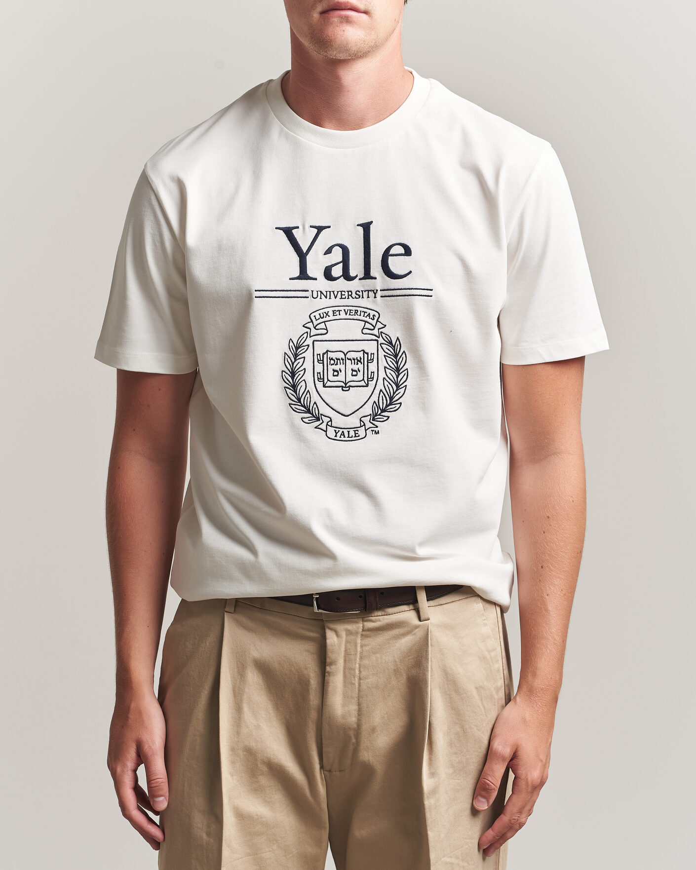 Men | T-Shirts | Gant | YALE Crew Neck T-Shirt Eggshell