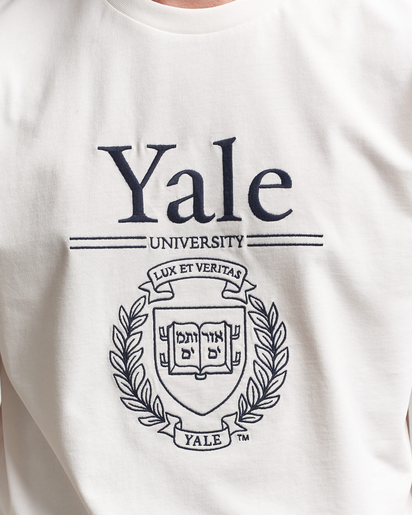 Men | T-Shirts | Gant | YALE Crew Neck T-Shirt Eggshell