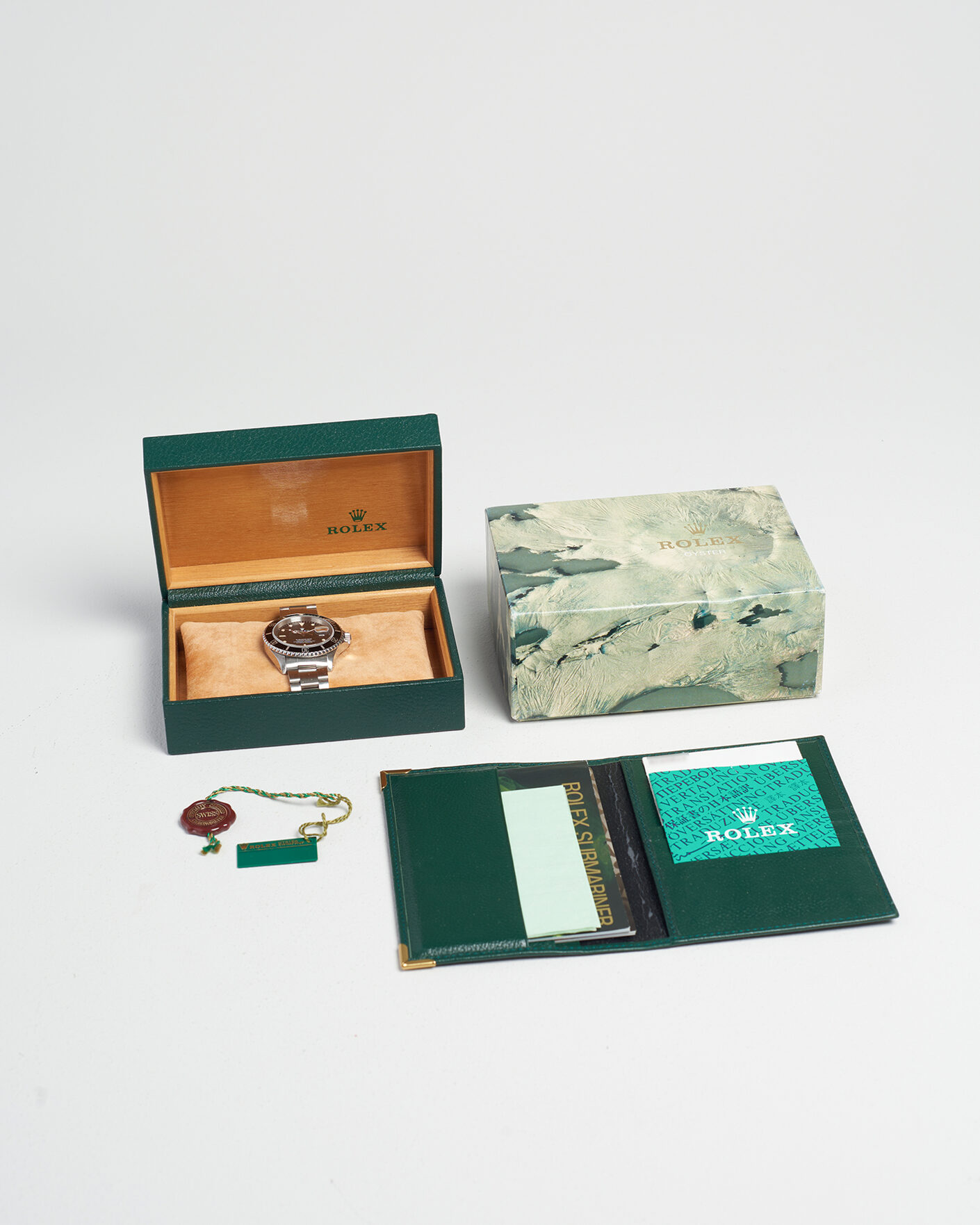 Men | Pre-Owned & Vintage Watches | Rolex Pre-Owned | Submariner Date