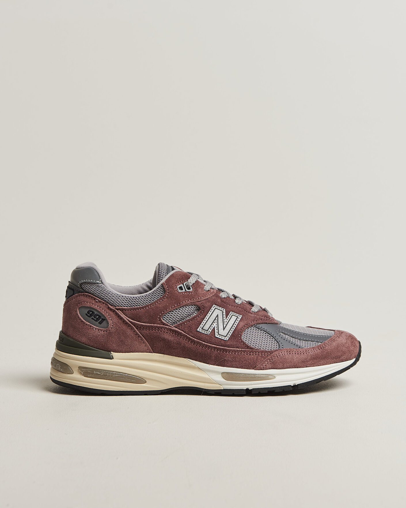 Men | Sneakers | New Balance Made In US & UK | New Balance Made in Made in UK 991v2 Rose Taupe