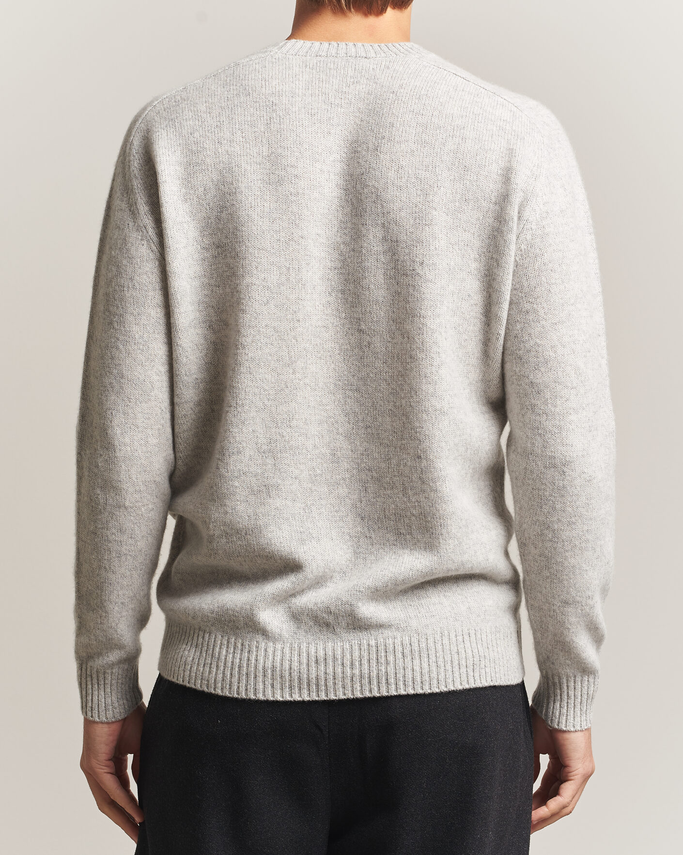 Men | Sweaters & Knitwear | Boglioli | Cloud Cashmere Crew Neck Light Grey