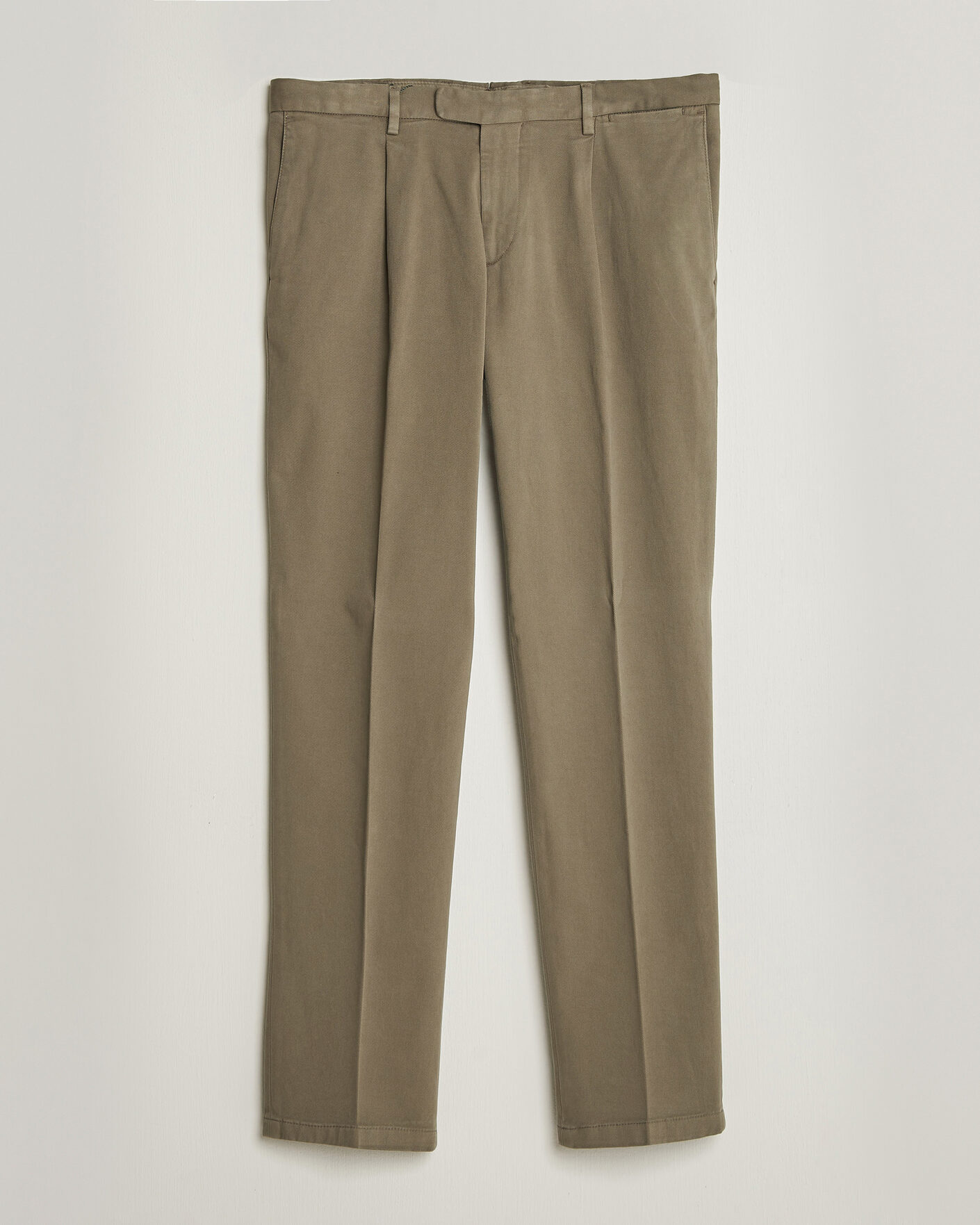 Men | Trousers | Boglioli | Pleated Cotton Twill Chinos Olive