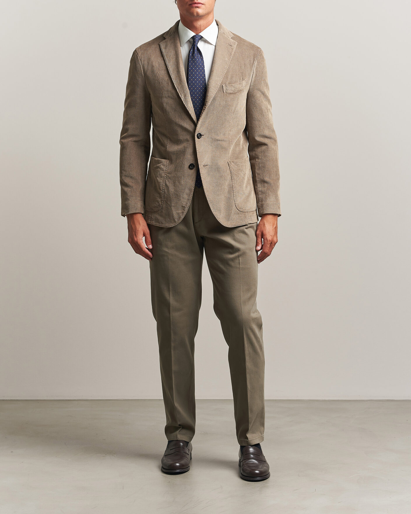 Men | Trousers | Boglioli | Pleated Cotton Twill Chinos Olive
