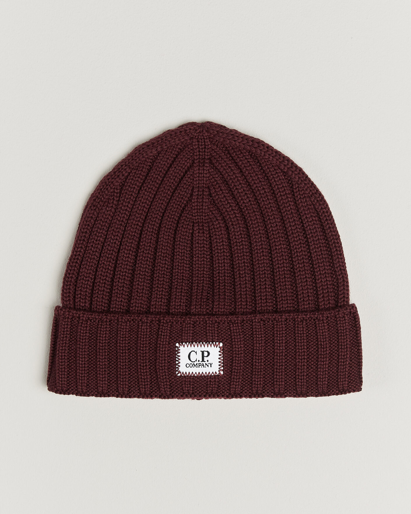 Men | Beanies | C.P. Company | Extra Fine Merino Rib Knitted Hat Burgundy