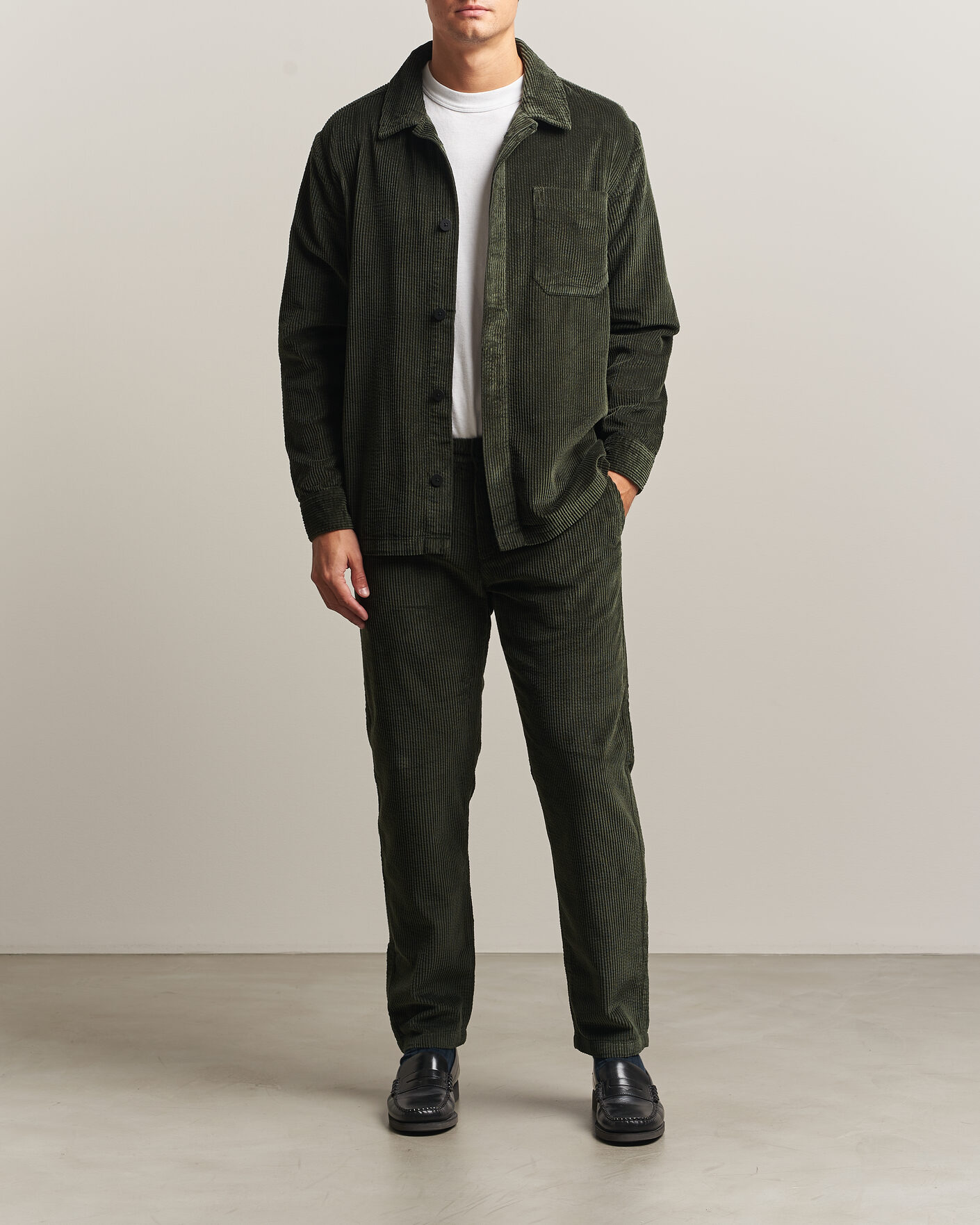 Men | Shirts | KnowledgeCotton Apparel | Cotton Corduroy Overshirt Forest Night