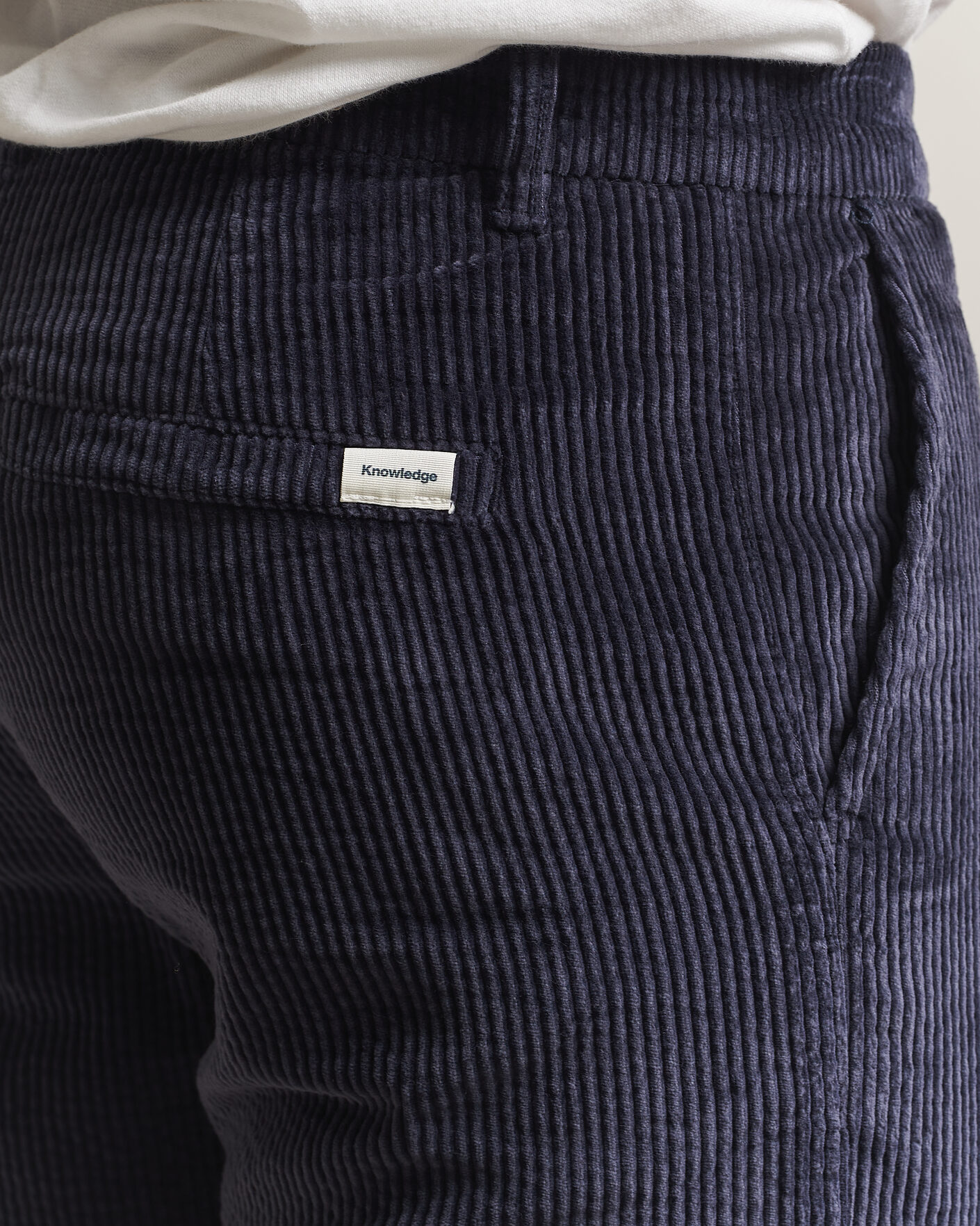 Men | Trousers | KnowledgeCotton Apparel | Chuck Regular Cord Trousers Night Sky