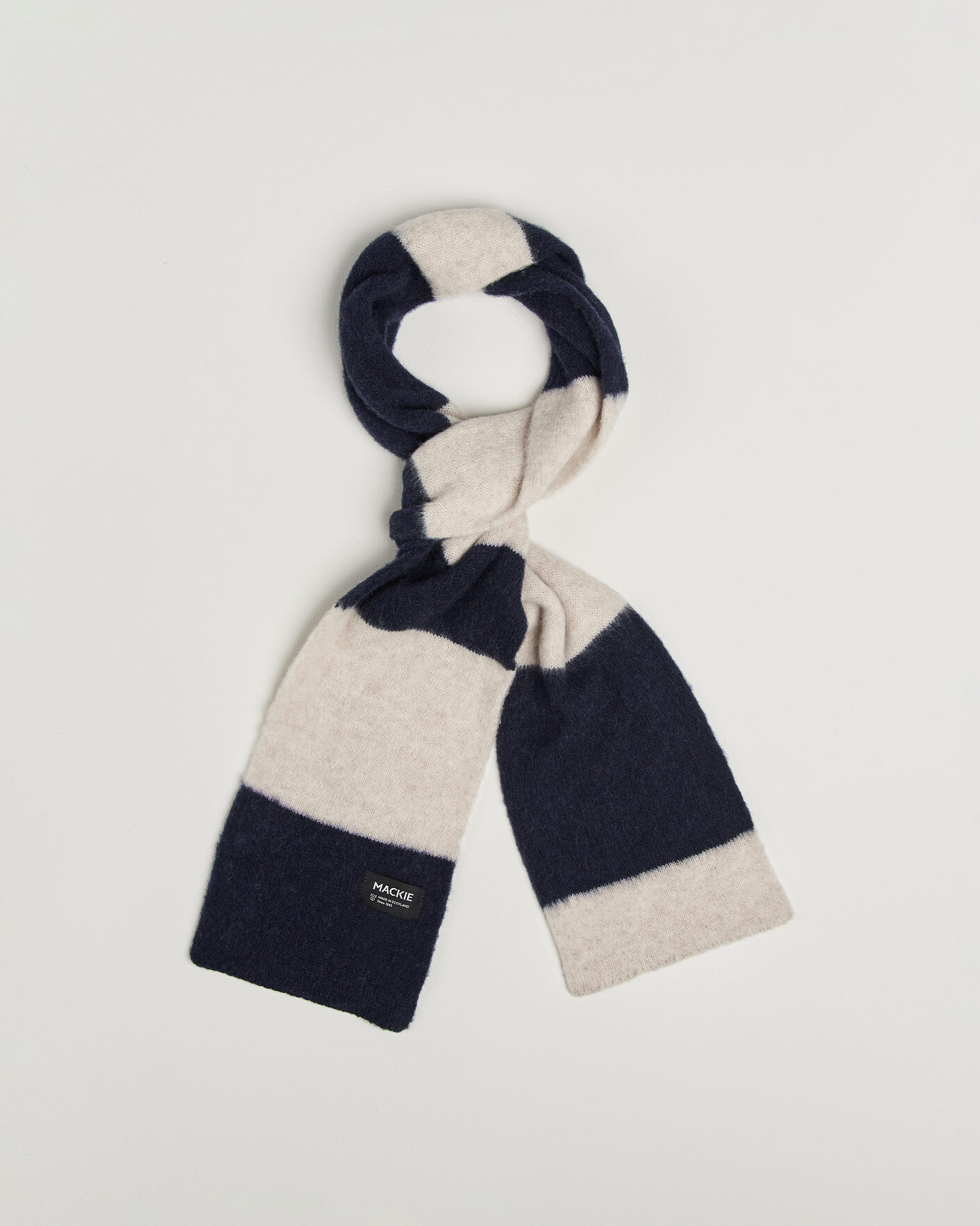 Men | Scarves | Robert Mackie | Rona Ribbed Shaggy Lambswool Scarf White/Blue Mix
