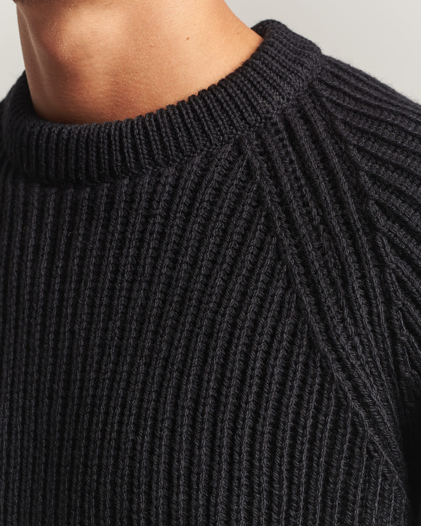 Men | Sweaters & Knitwear | Gloverall | Fisherman Rib Chunky Wool Crew Neck Black