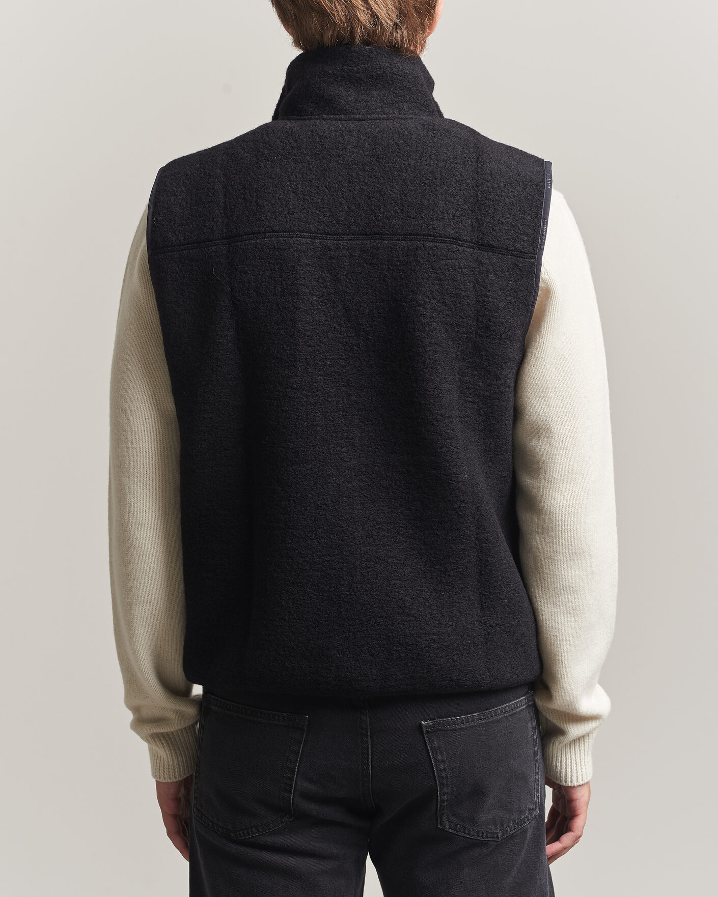 J.Lindeberg Duncan Wool Fleece Vest Black at CareOfCarl.com