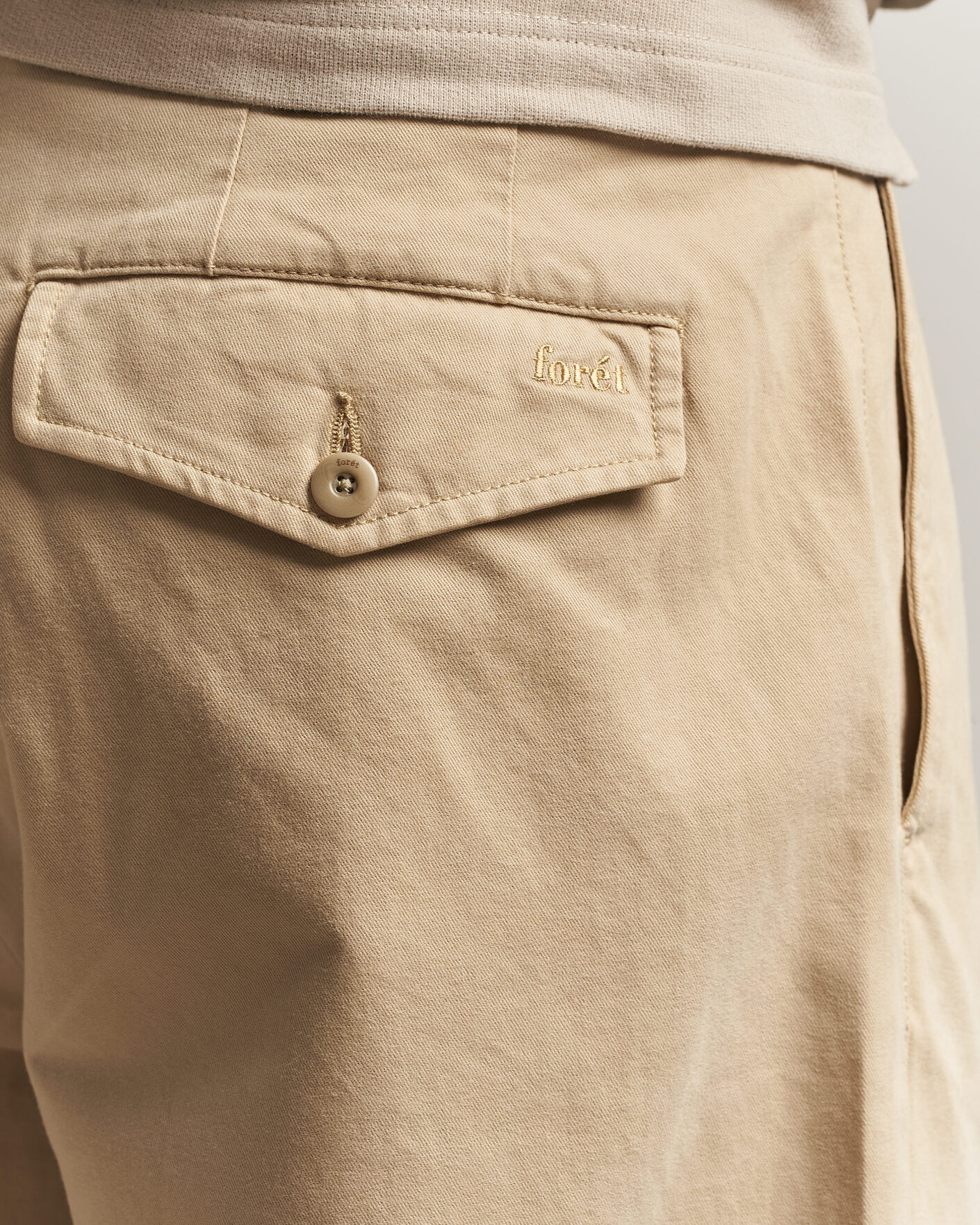 Men | Trousers | Forét | Writer Relaxed Fit Pleated Pants Uniform Khaki