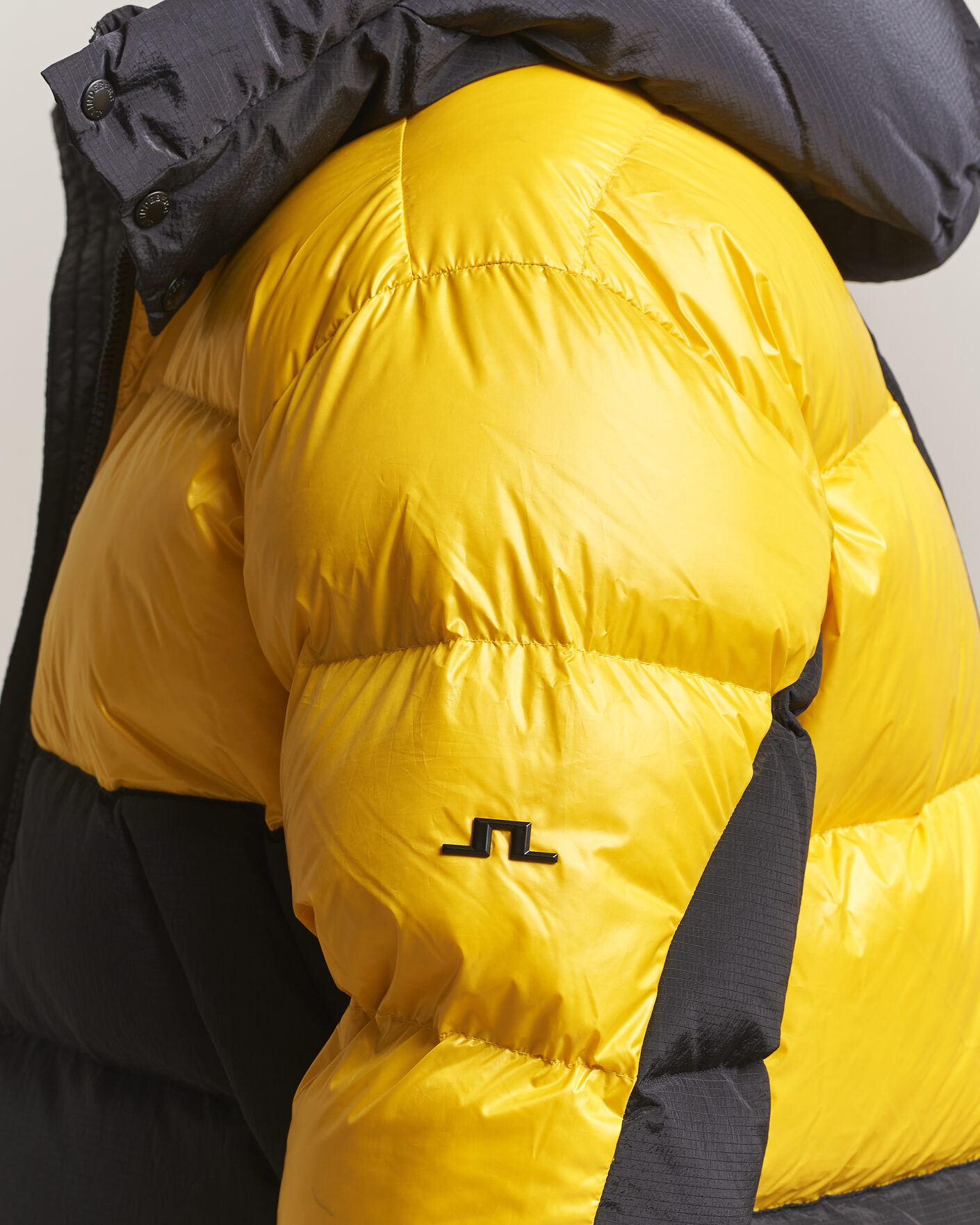 Men | Coats & Jackets | J.Lindeberg | Creek Block Hooded Down Jacket Bumblebee