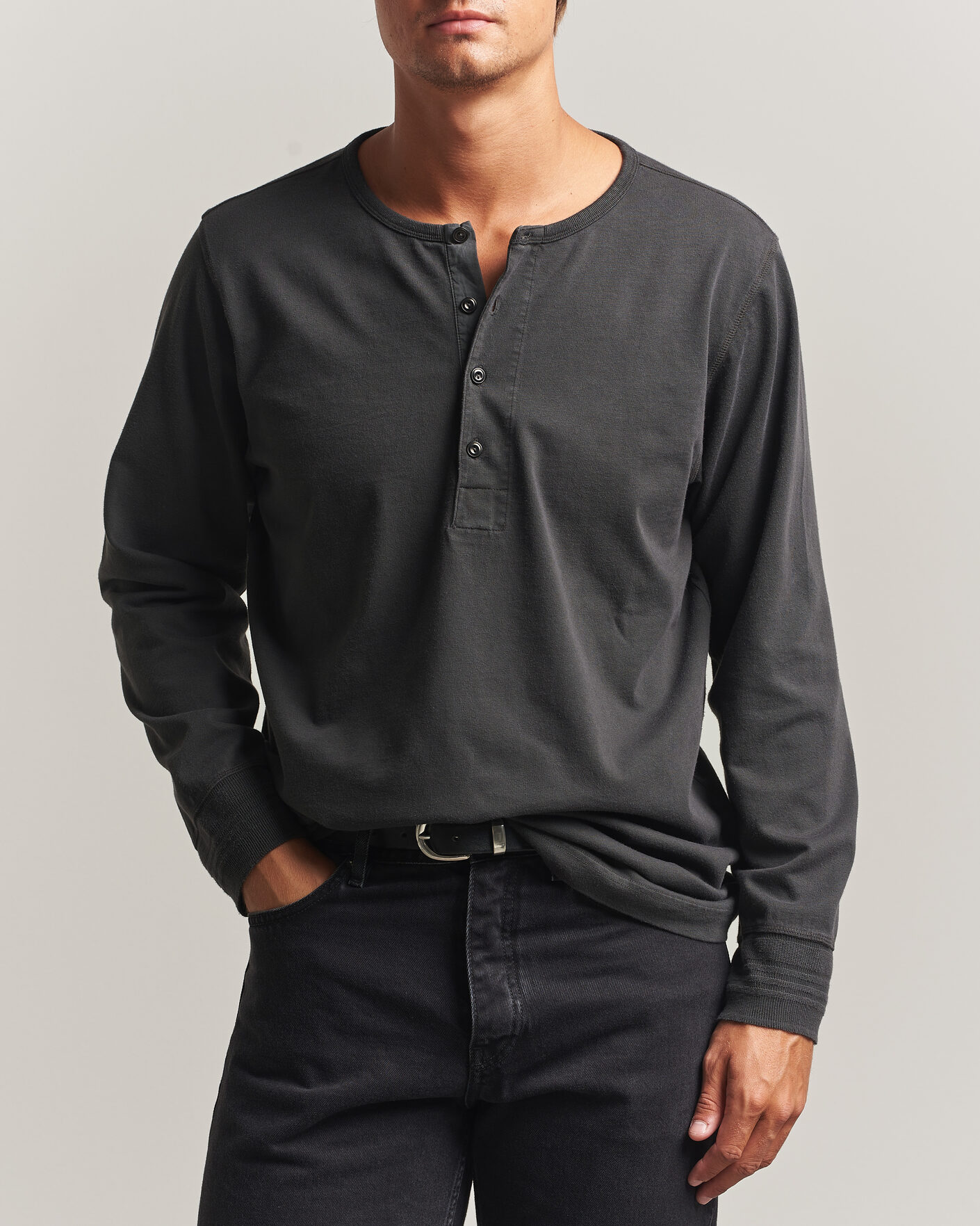 Men | Sweaters & Knitwear | Nudie Jeans | Long Sleeved Henley Antracite